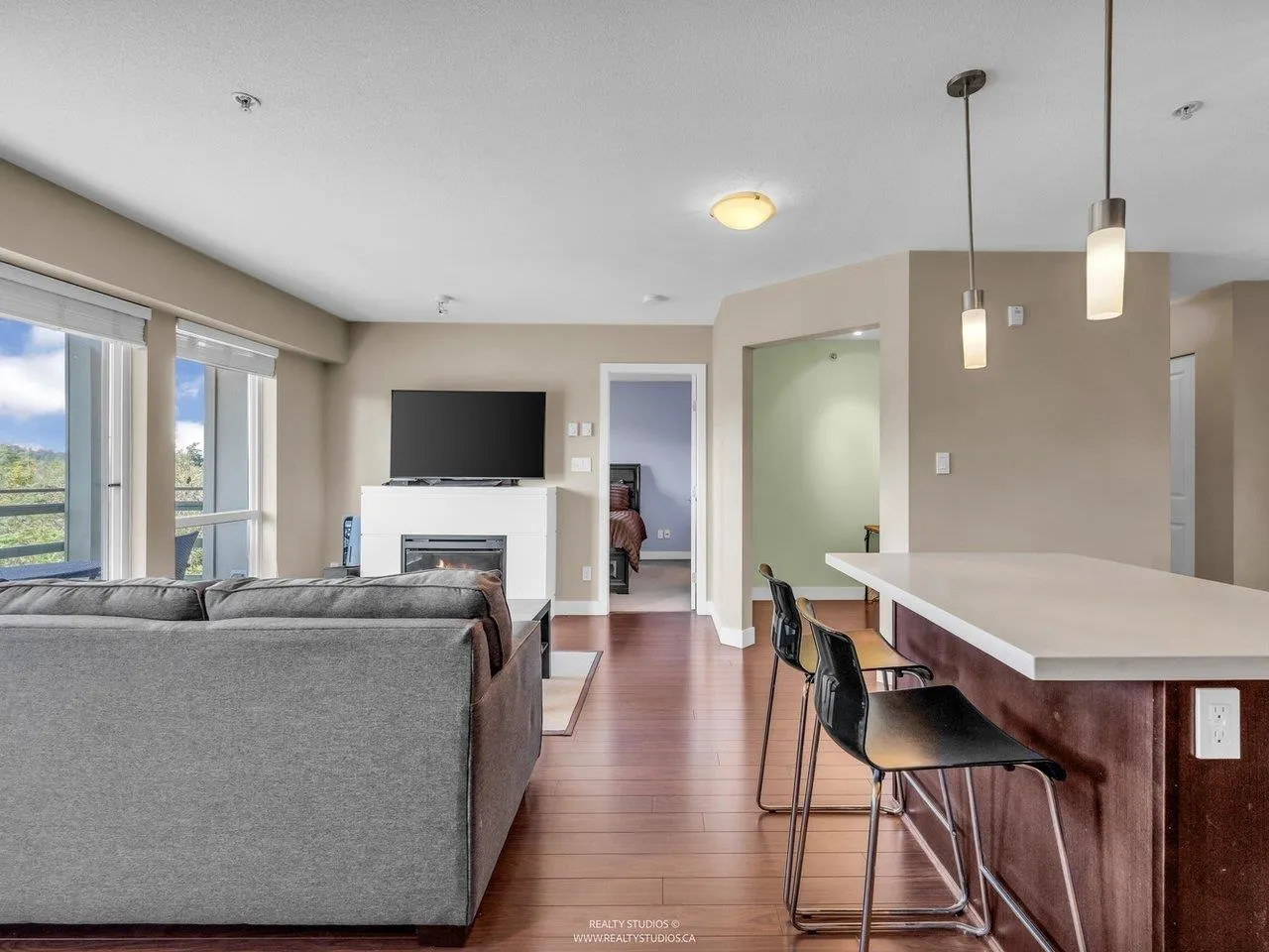 414 15735 Croydon Drive