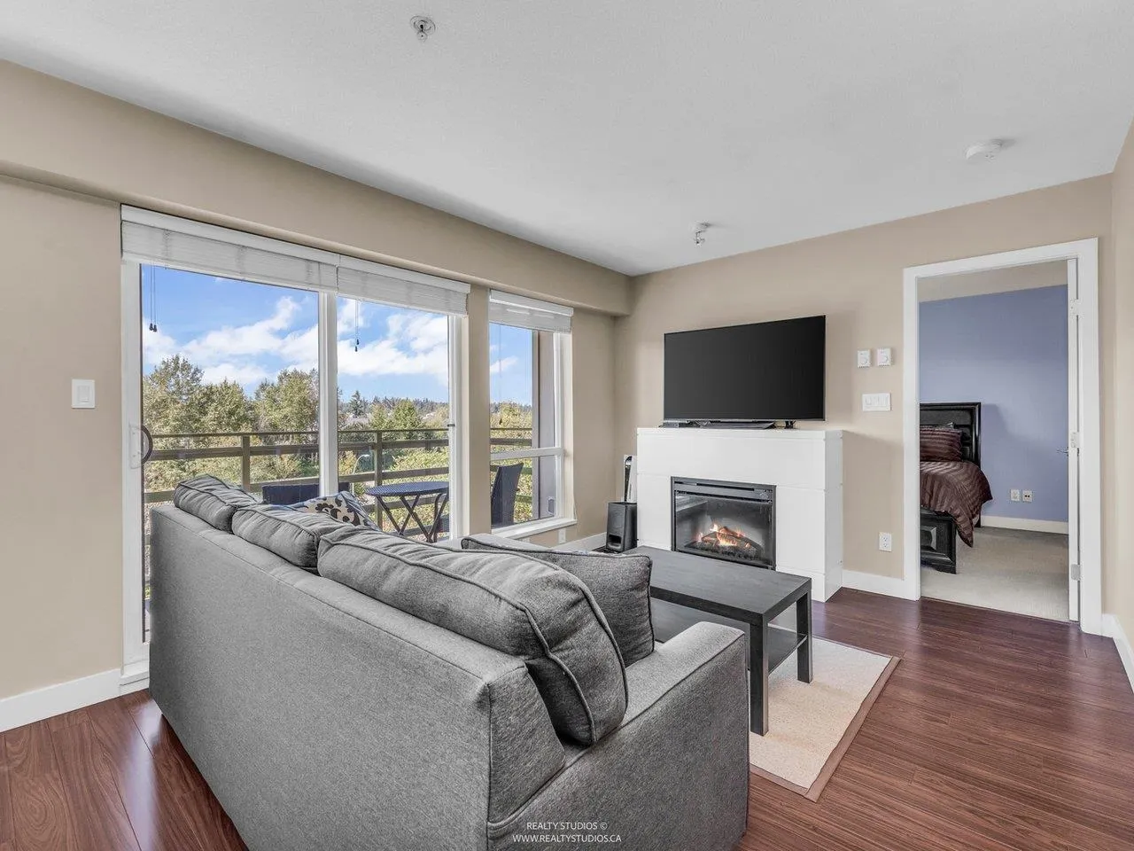 414 15735 Croydon Drive