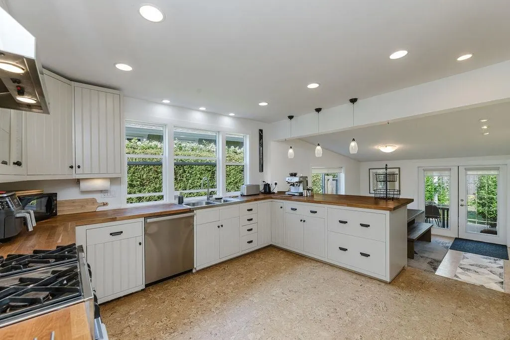 698 Franklin Road