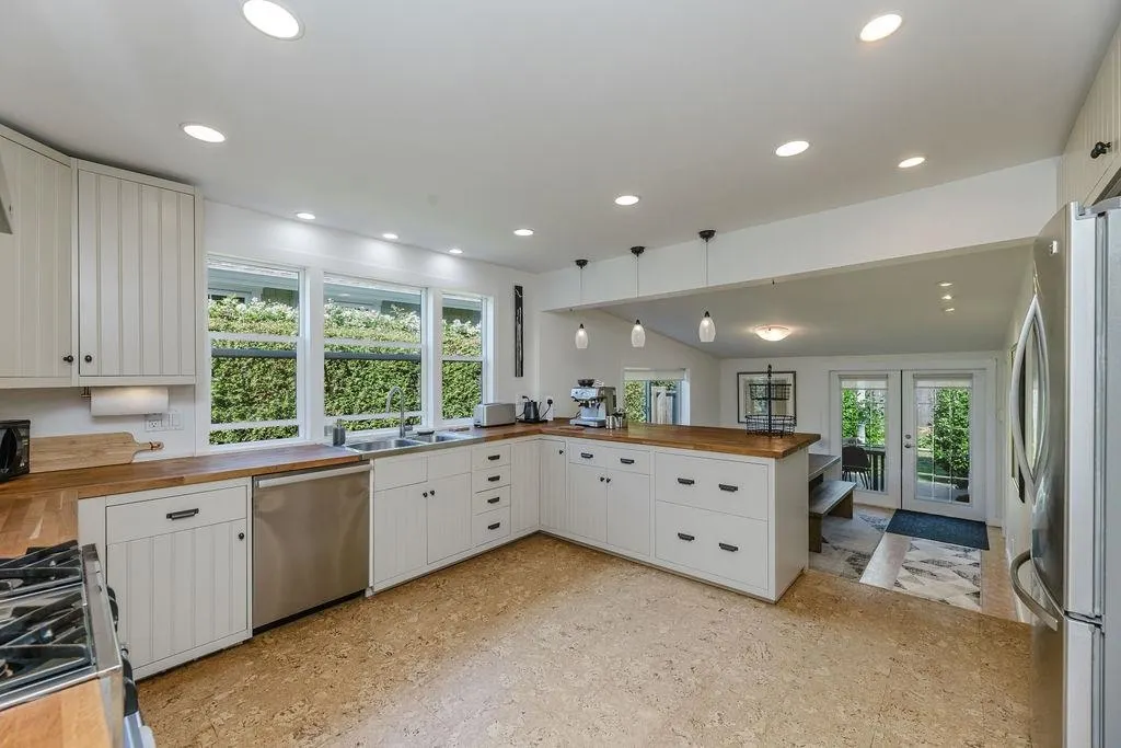 698 Franklin Road