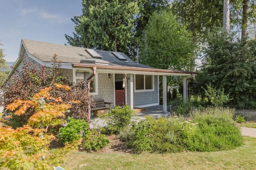 698 Franklin Road