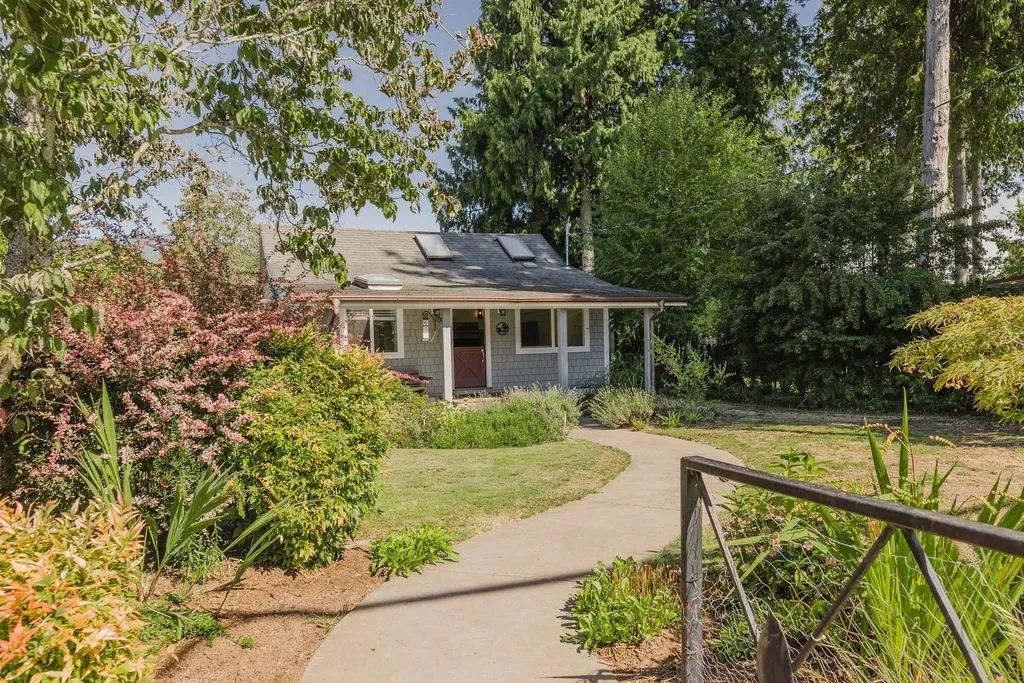 698 Franklin Road