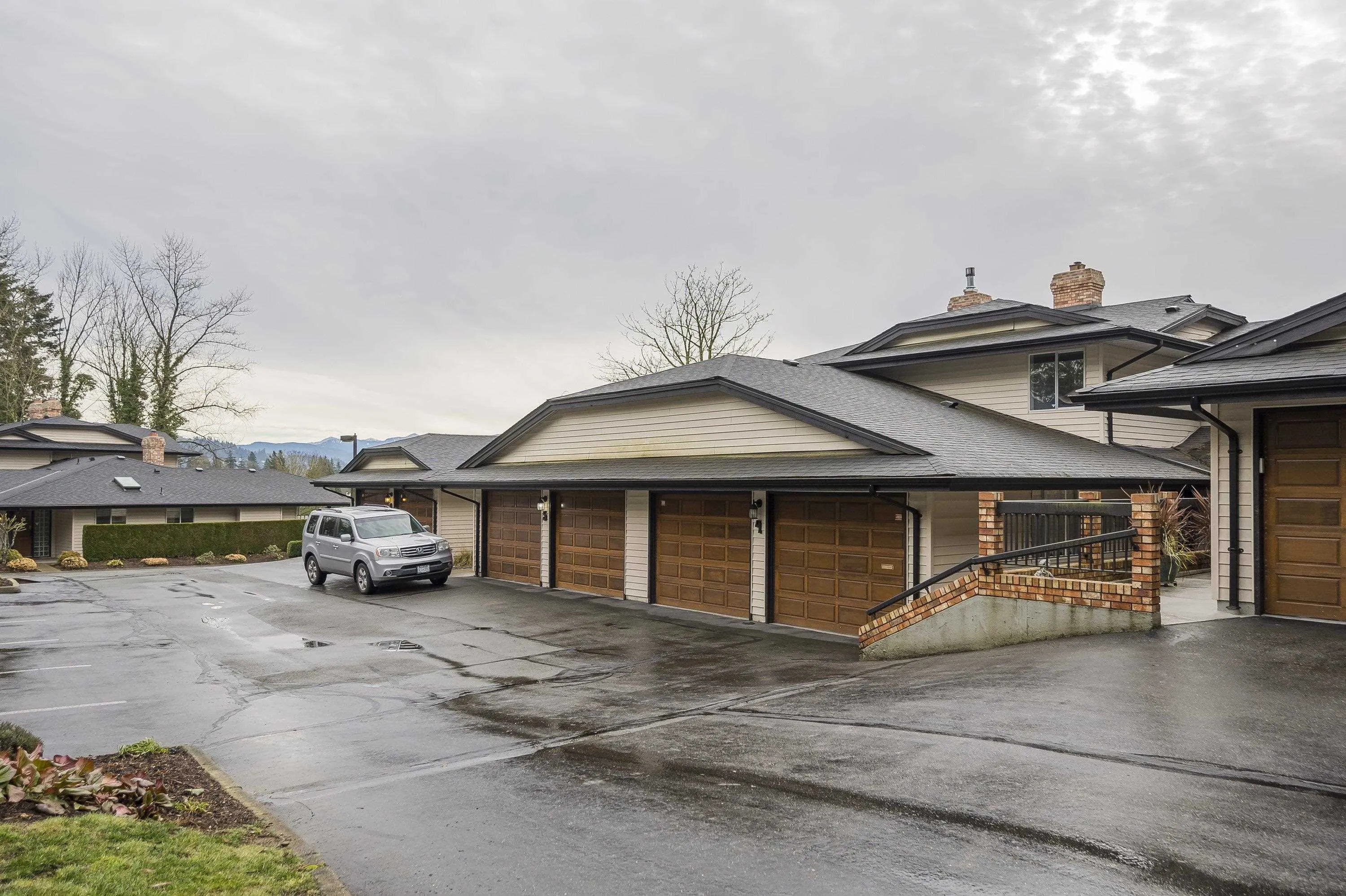 4 32890 Mill Lake Road