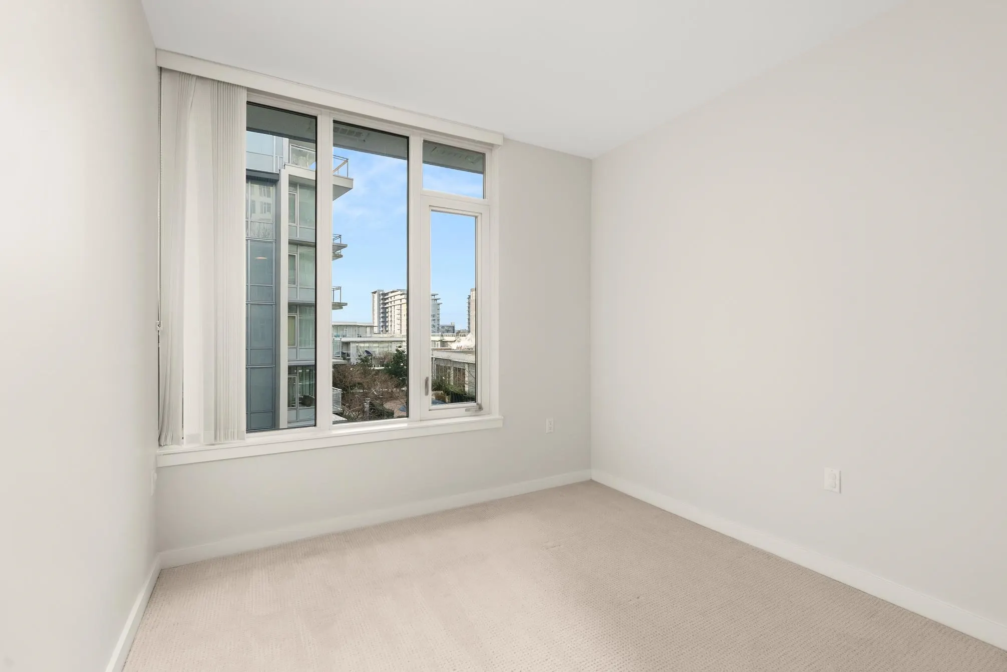 713 8688 Hazelbridge Way