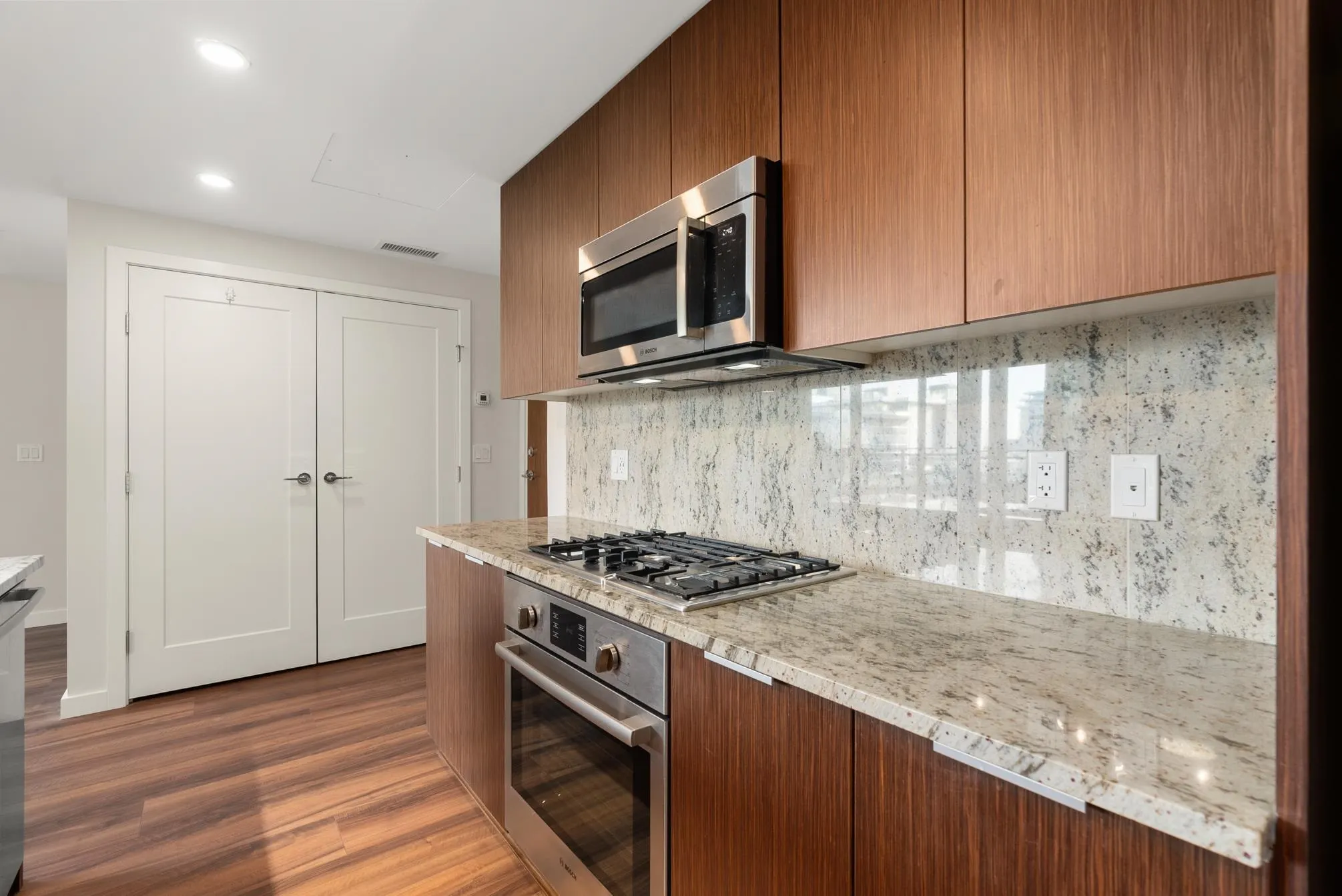 713 8688 Hazelbridge Way