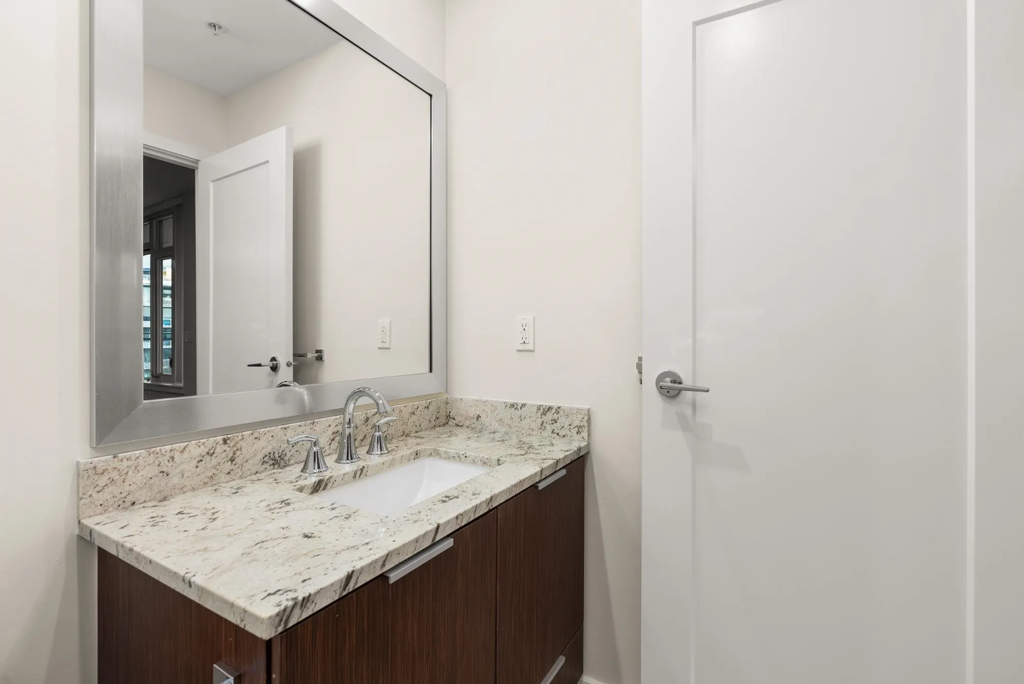713 8688 Hazelbridge Way