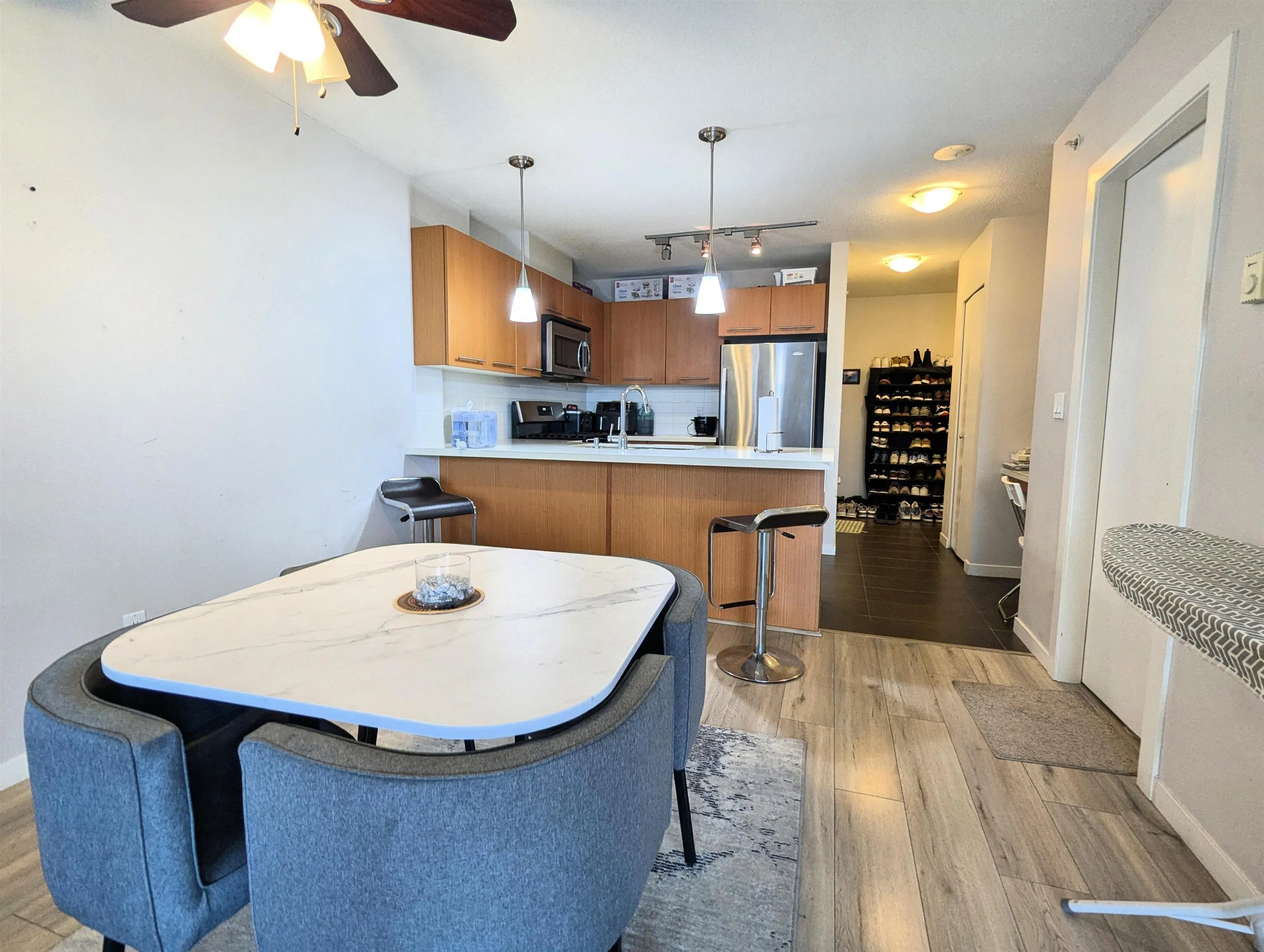 2009 2133 Douglas Road