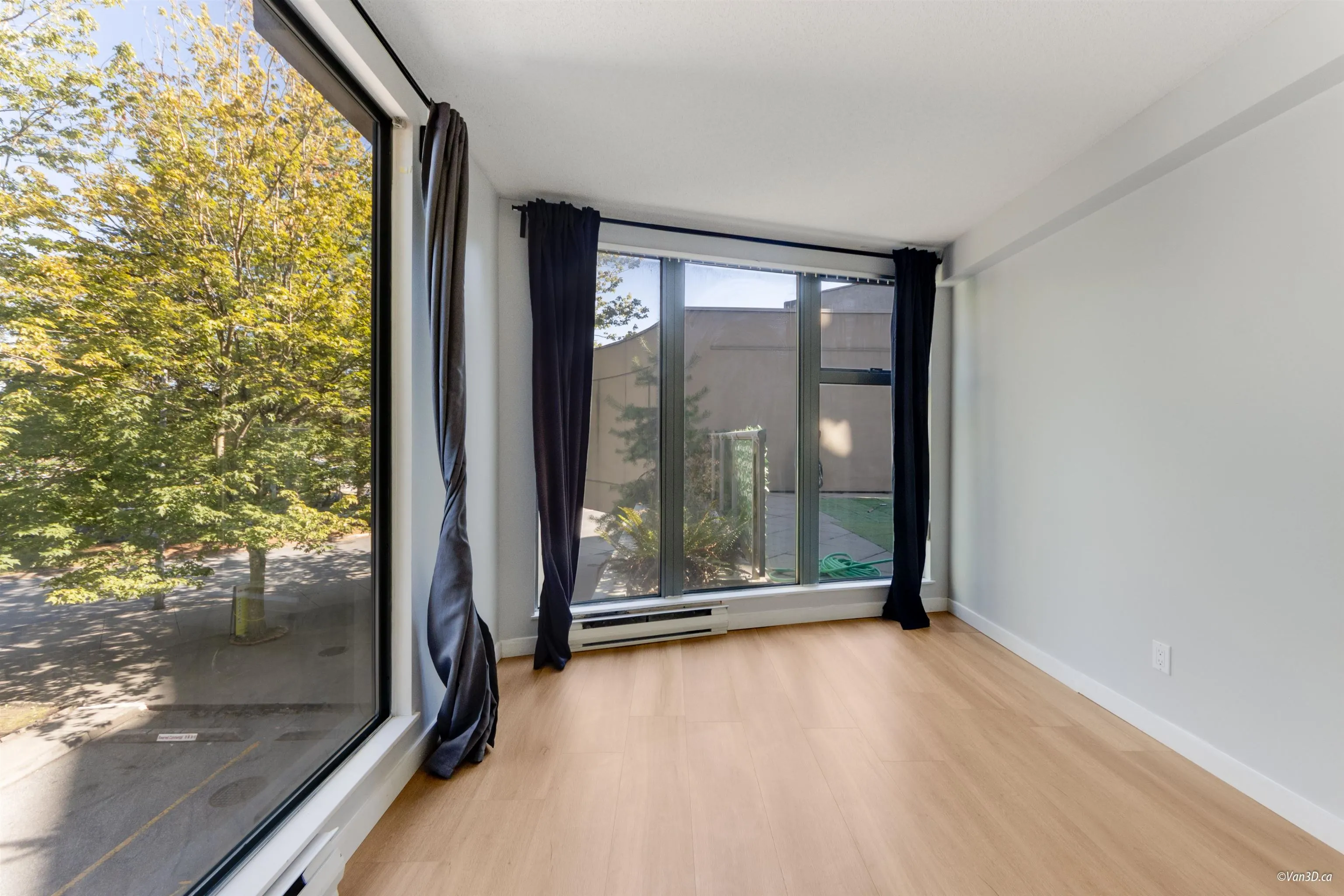 205 8246 Lansdowne Road