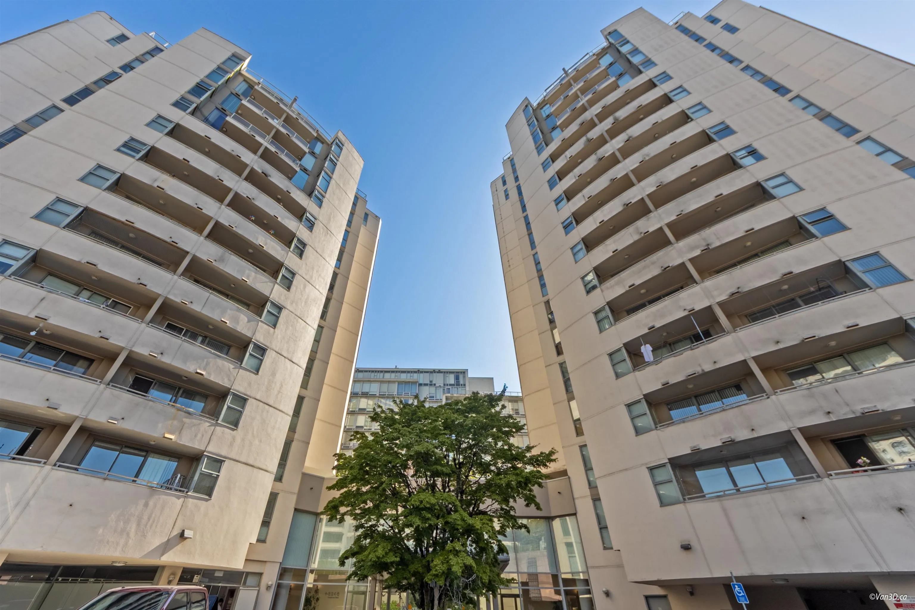205 8246 Lansdowne Road