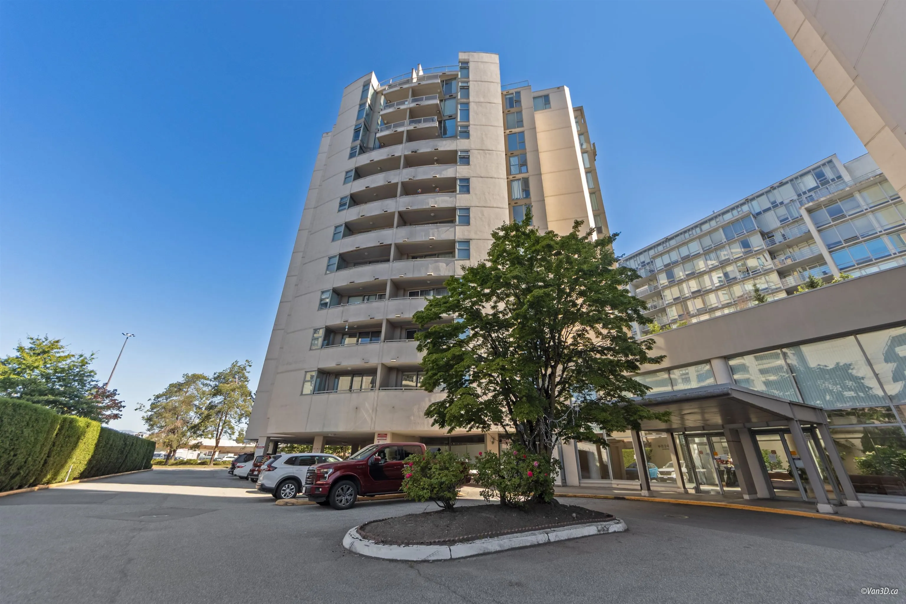 205 8246 Lansdowne Road