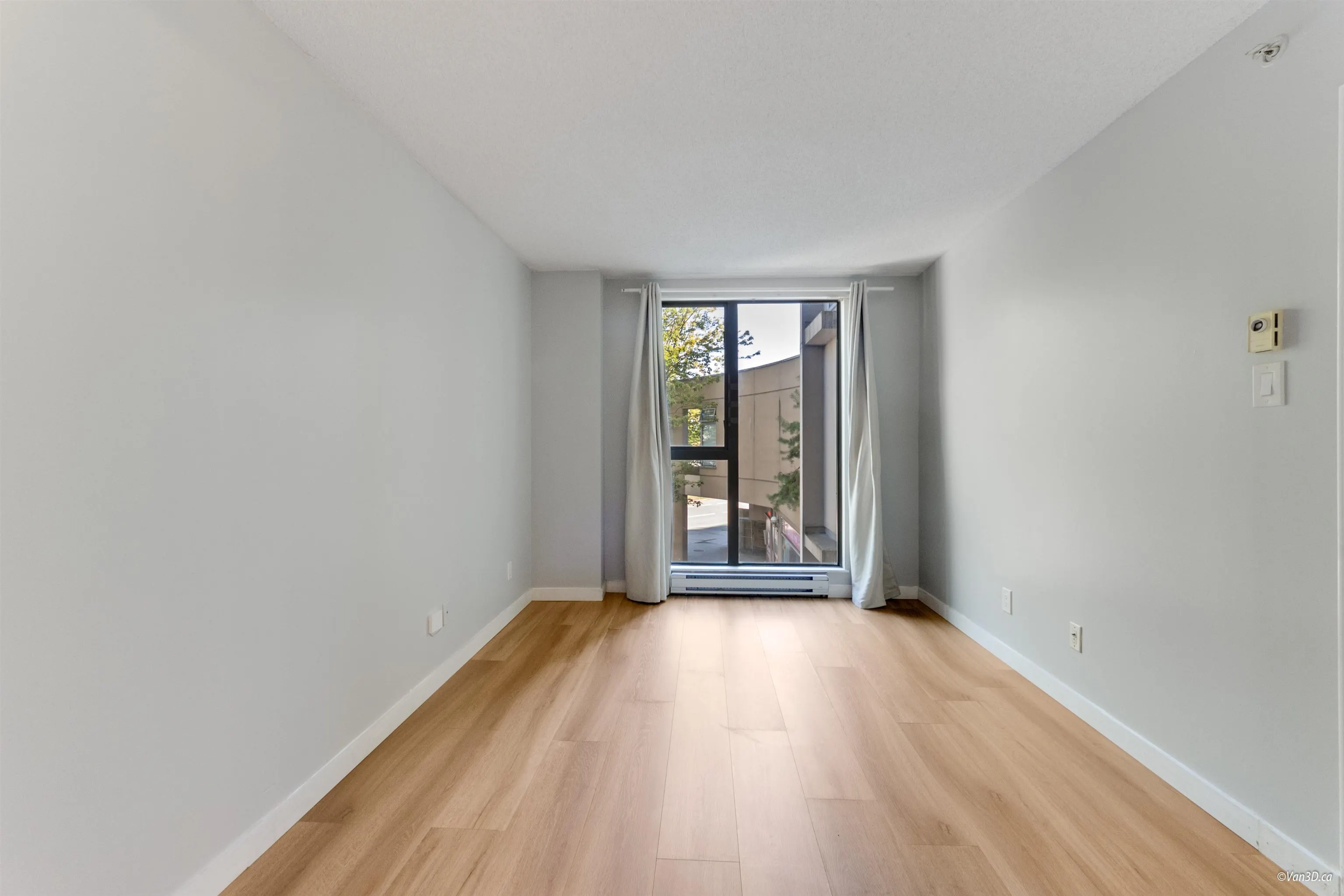 205 8246 Lansdowne Road