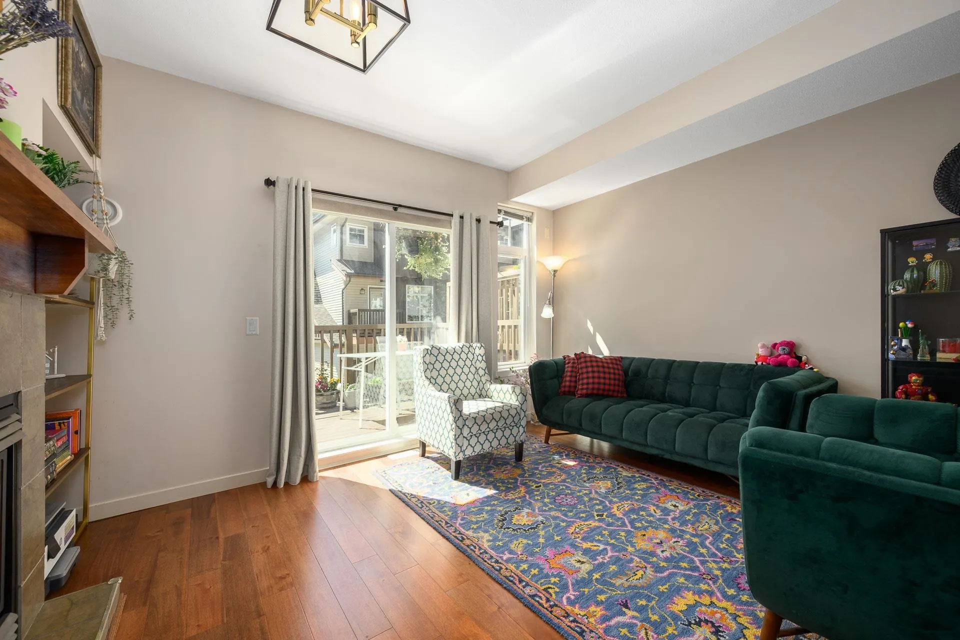 29 2000 Panorama Drive
