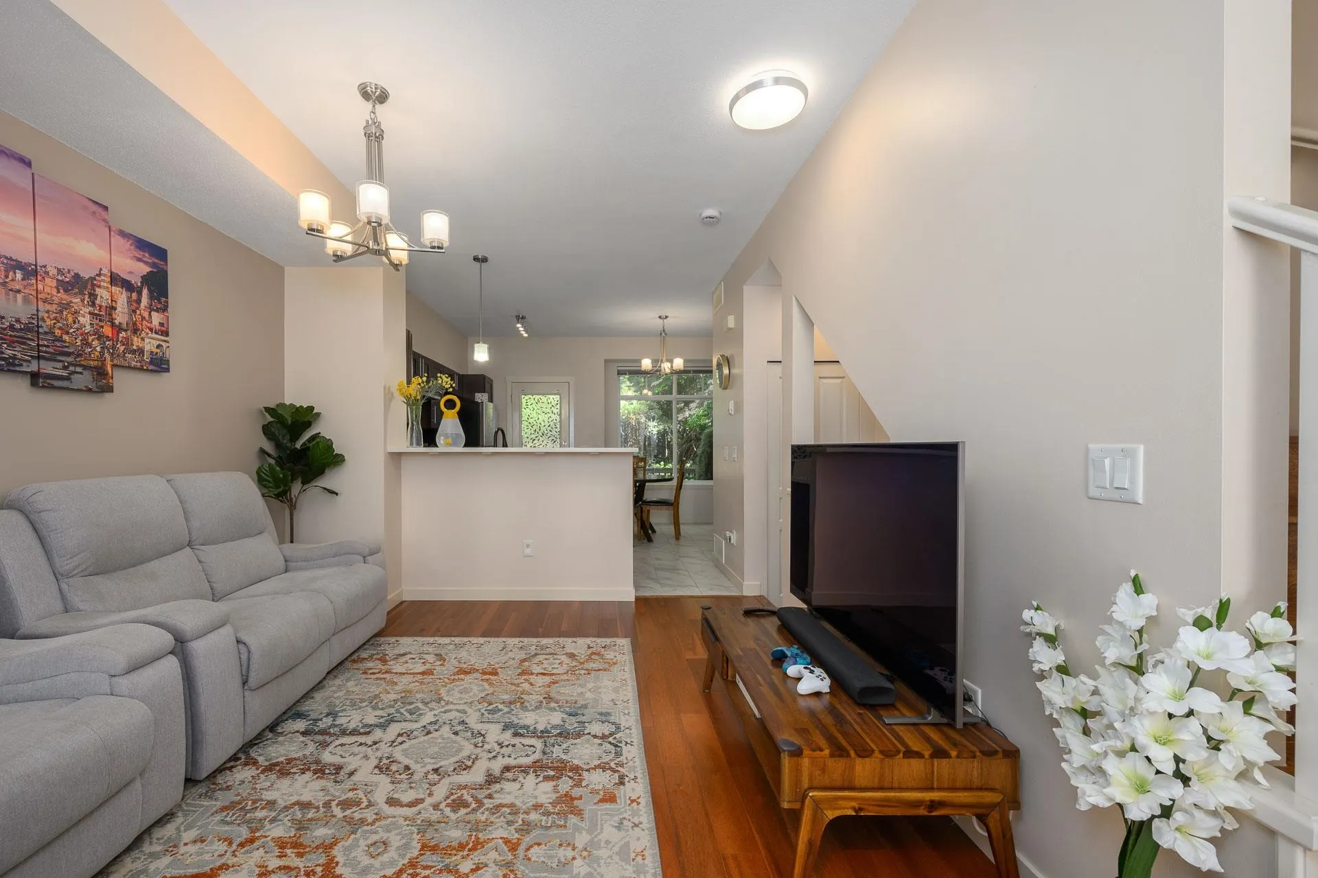 29 2000 Panorama Drive
