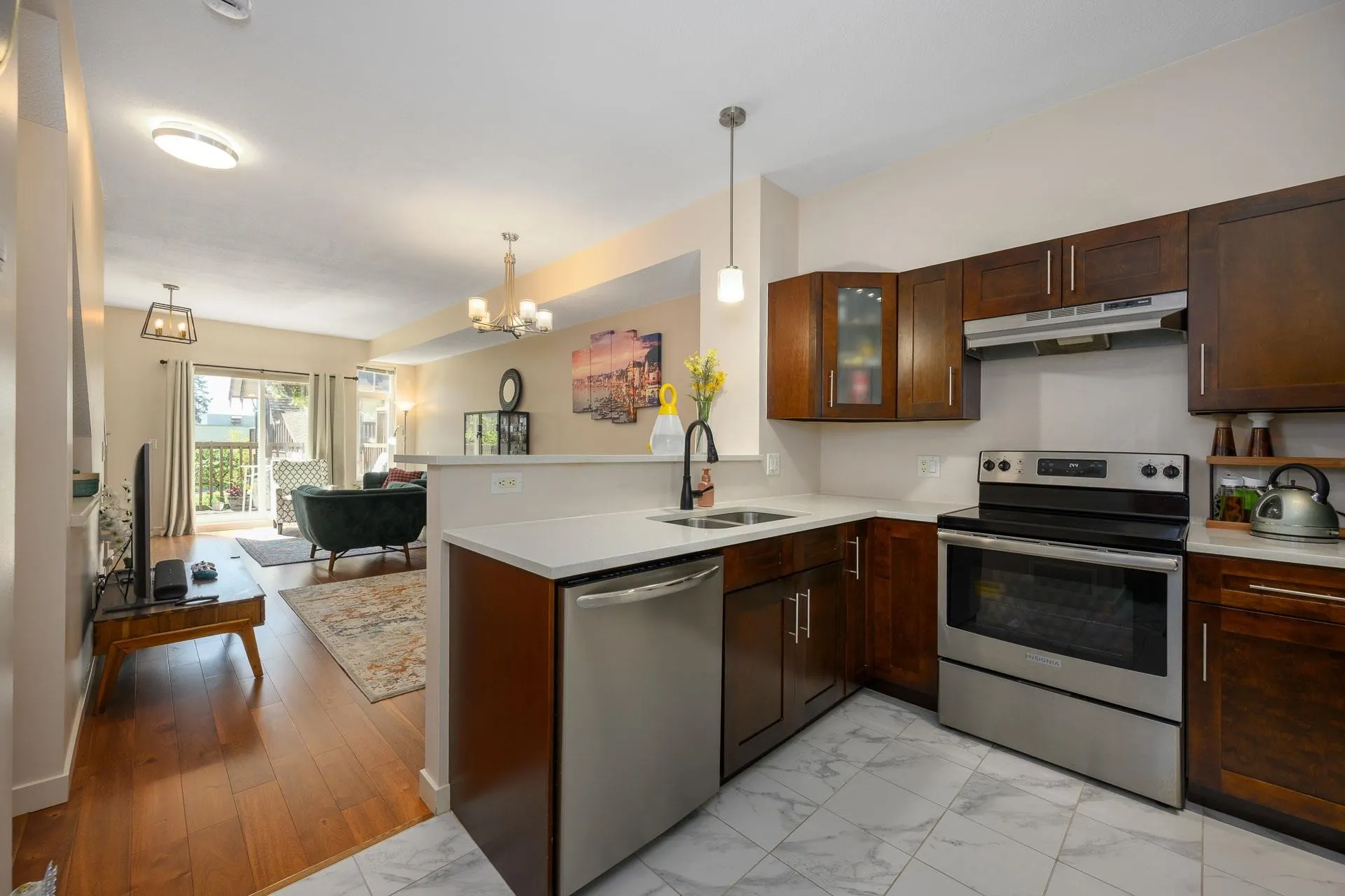 29 2000 Panorama Drive