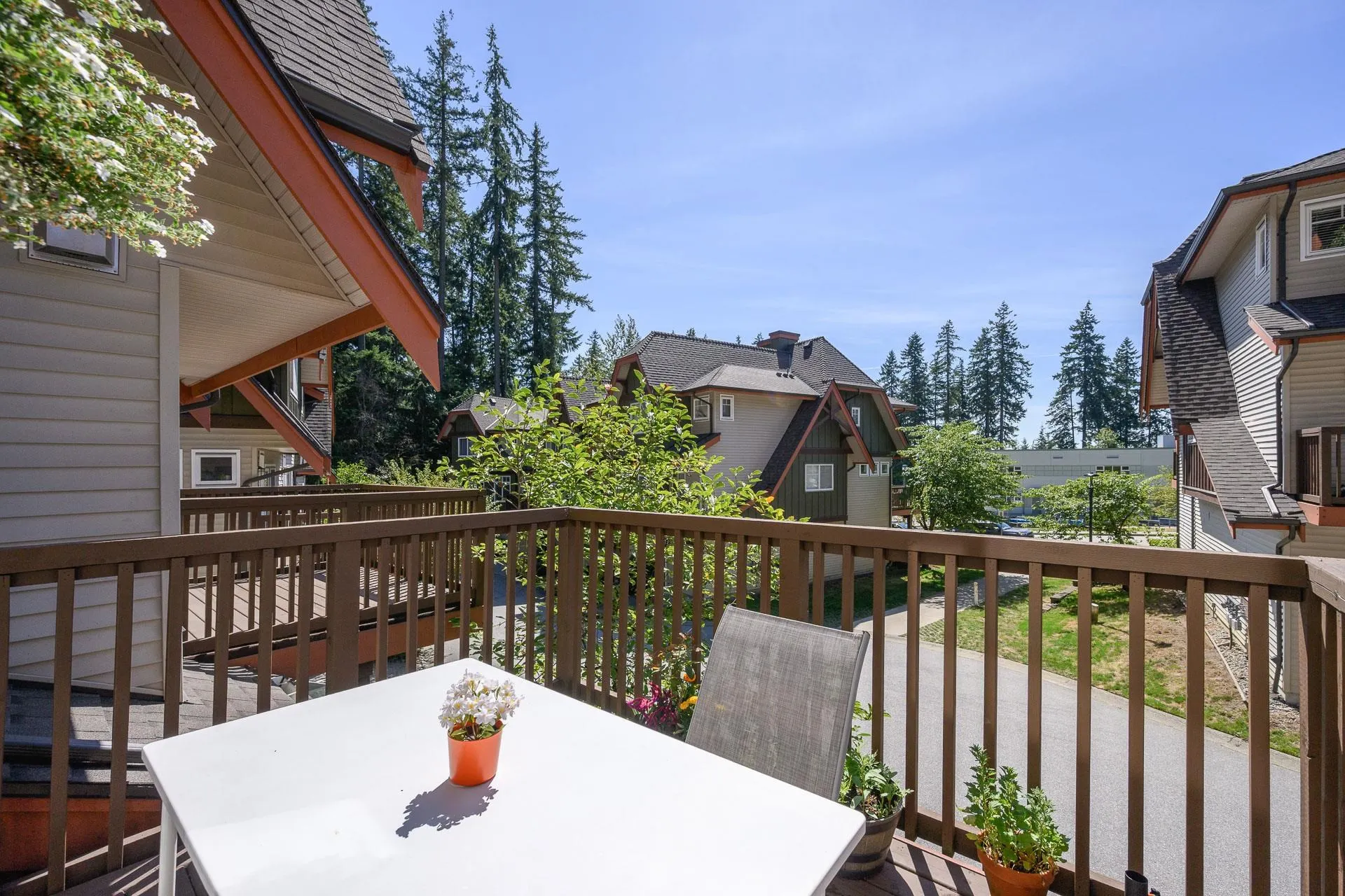 29 2000 Panorama Drive