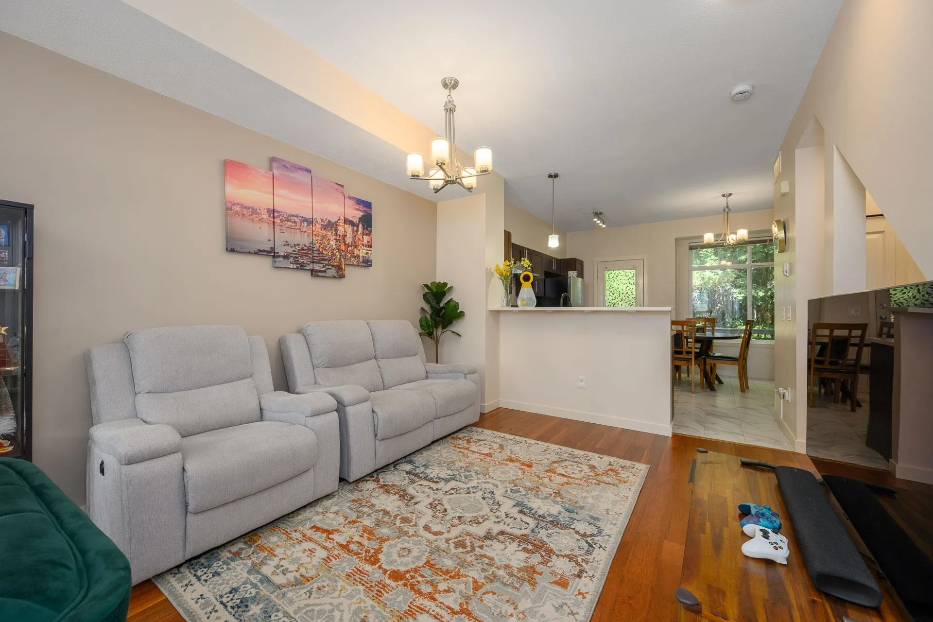 29 2000 Panorama Drive