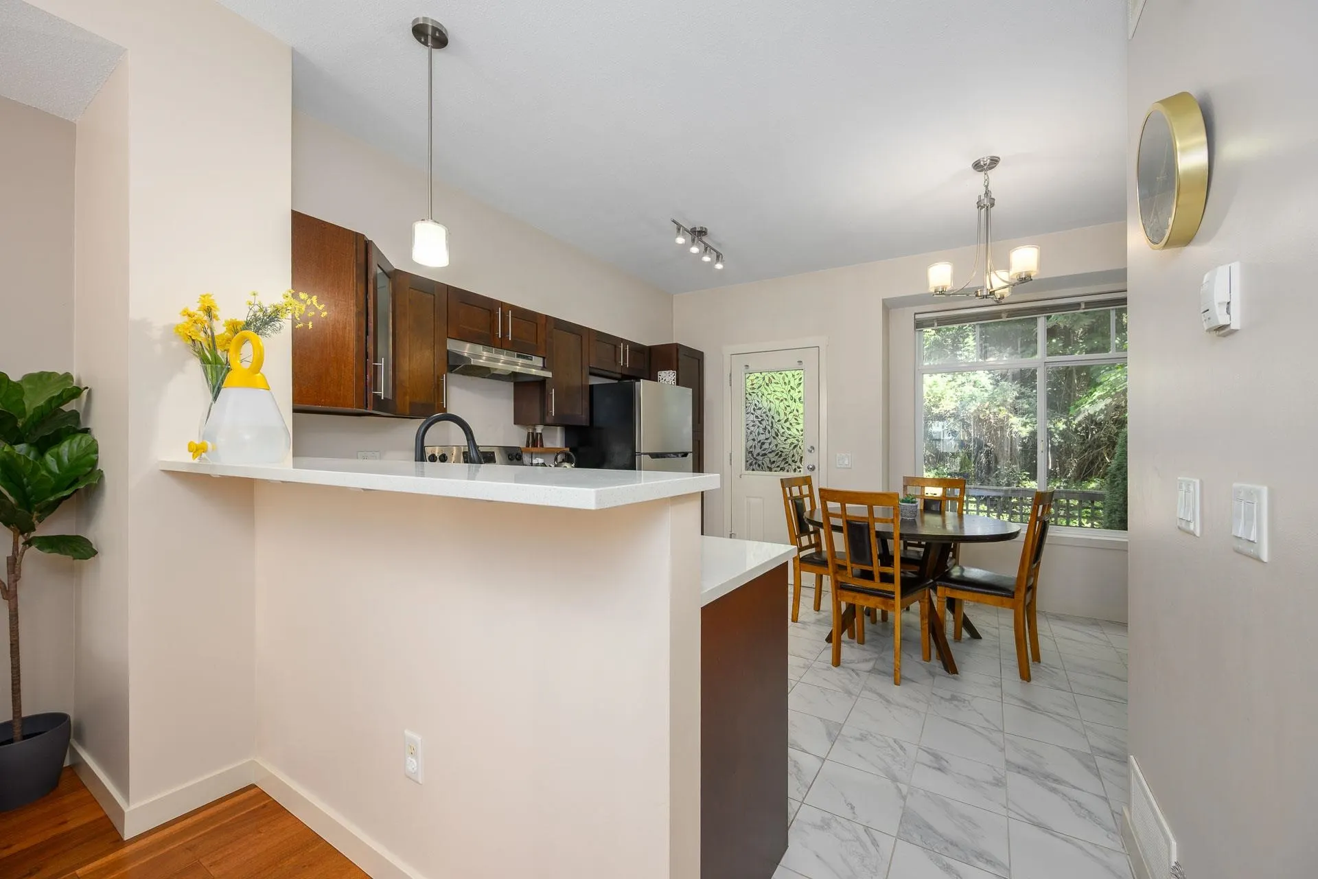 29 2000 Panorama Drive