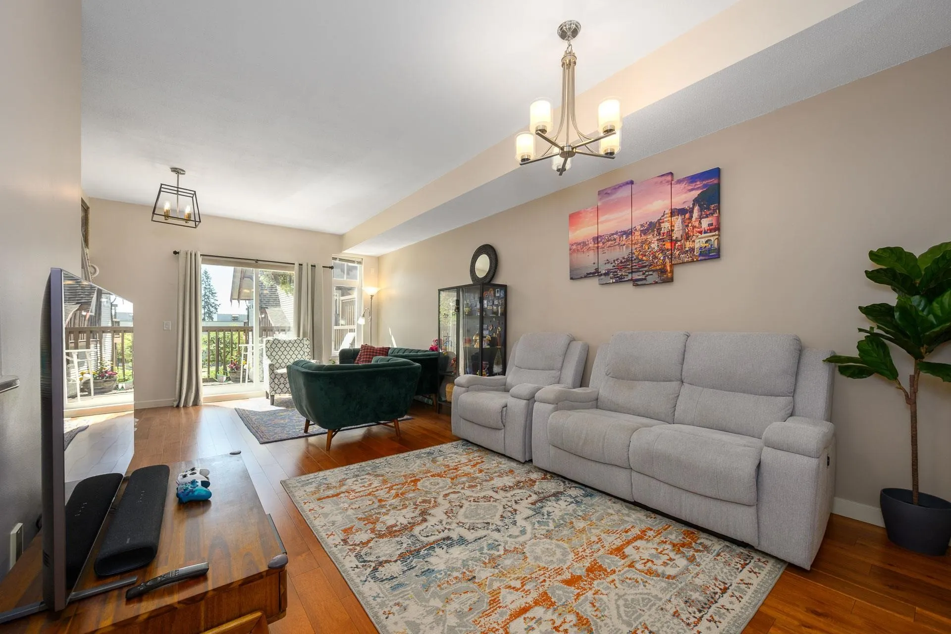29 2000 Panorama Drive
