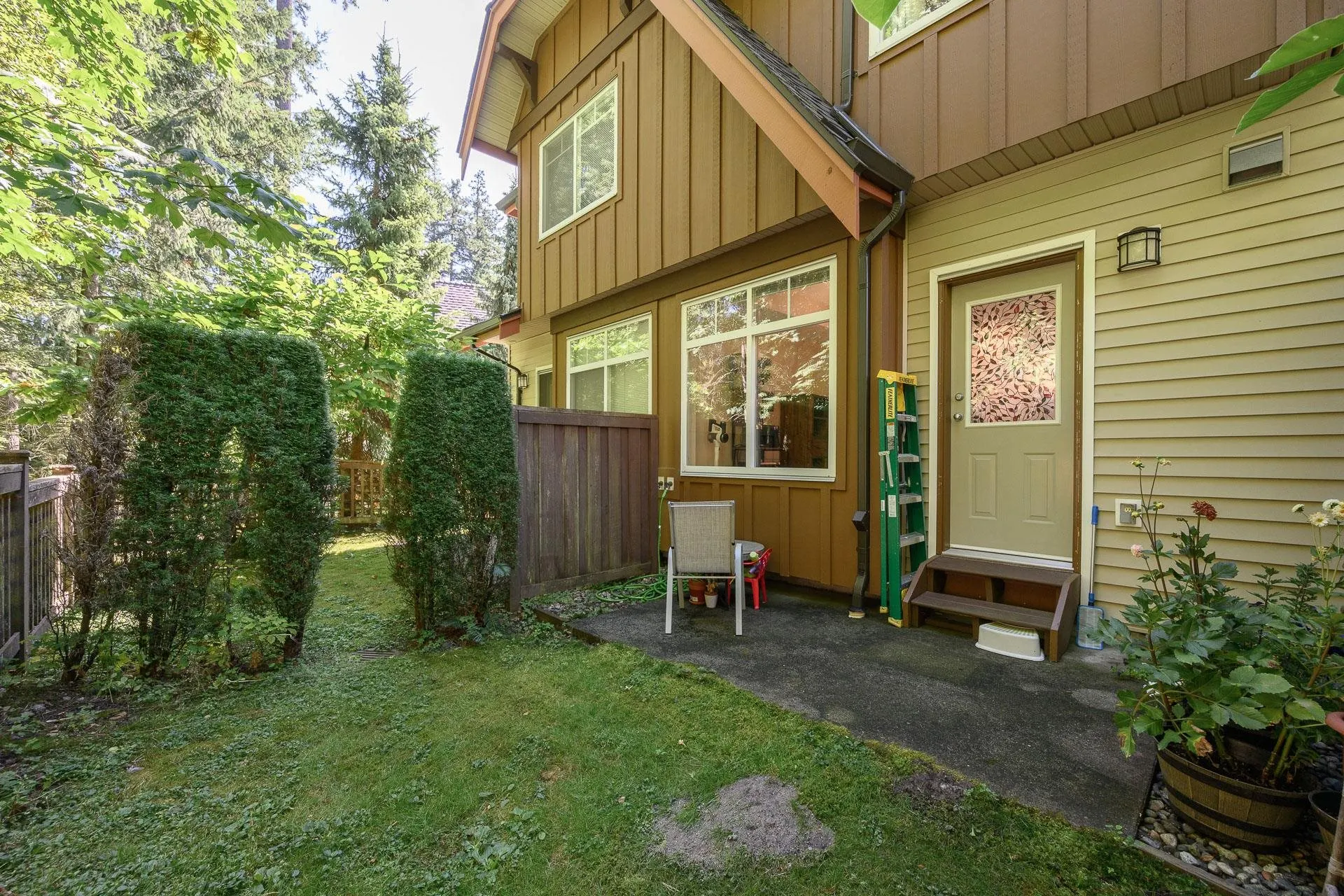 29 2000 Panorama Drive