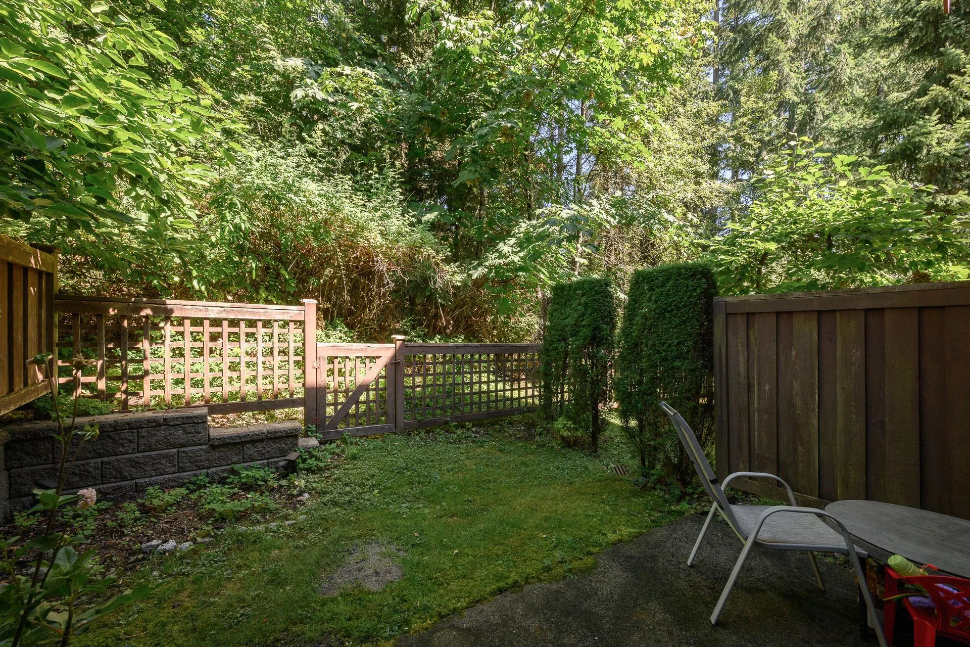 29 2000 Panorama Drive