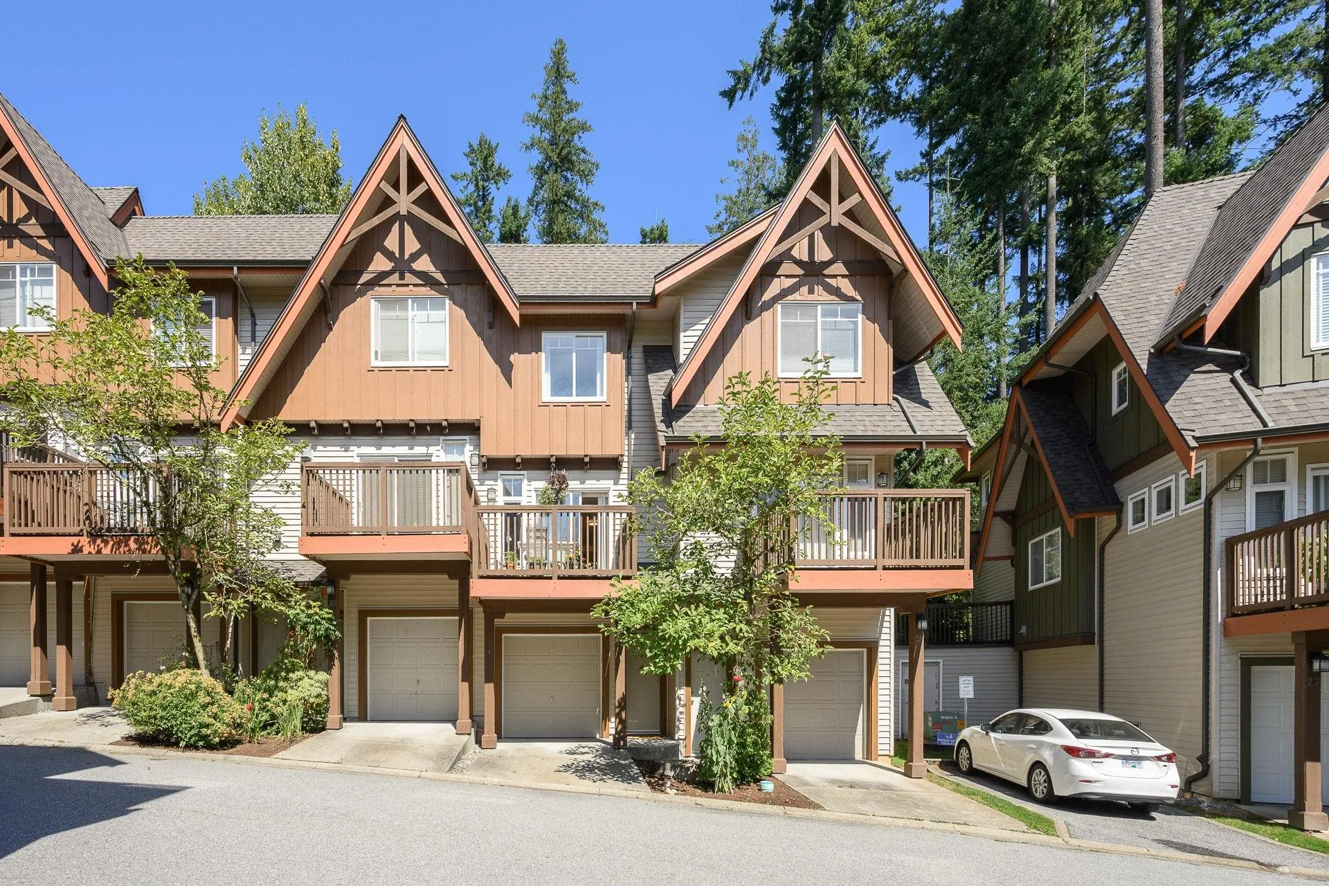 29 2000 Panorama Drive