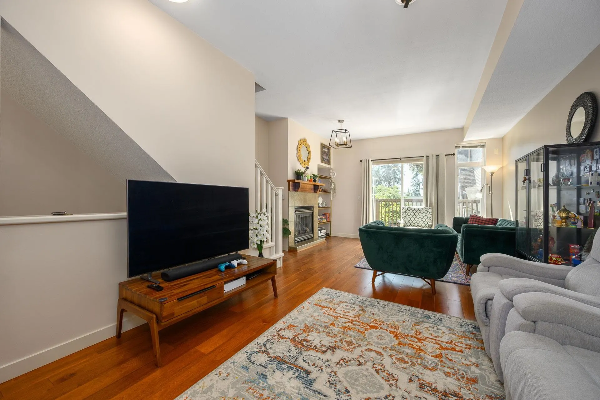 29 2000 Panorama Drive