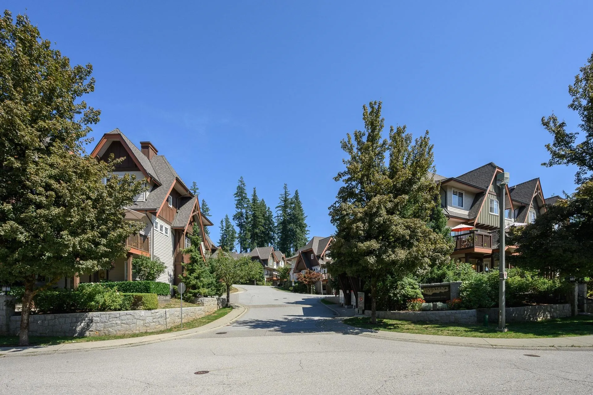29 2000 Panorama Drive