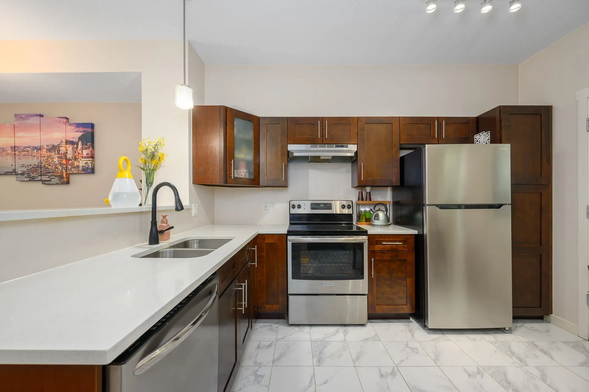 29 2000 Panorama Drive