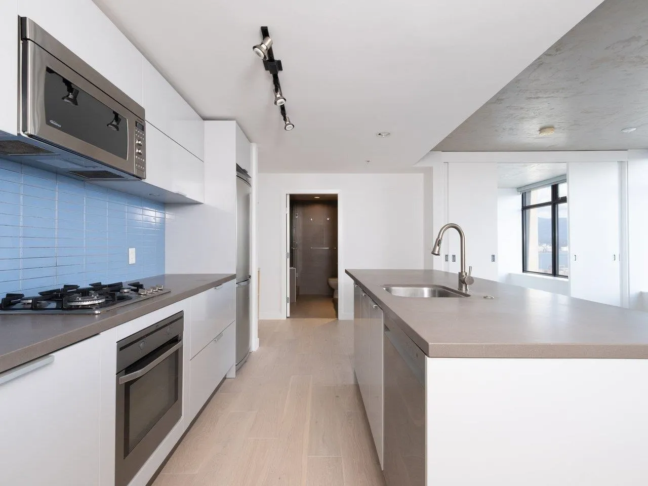 2503 108 W Cordova Street