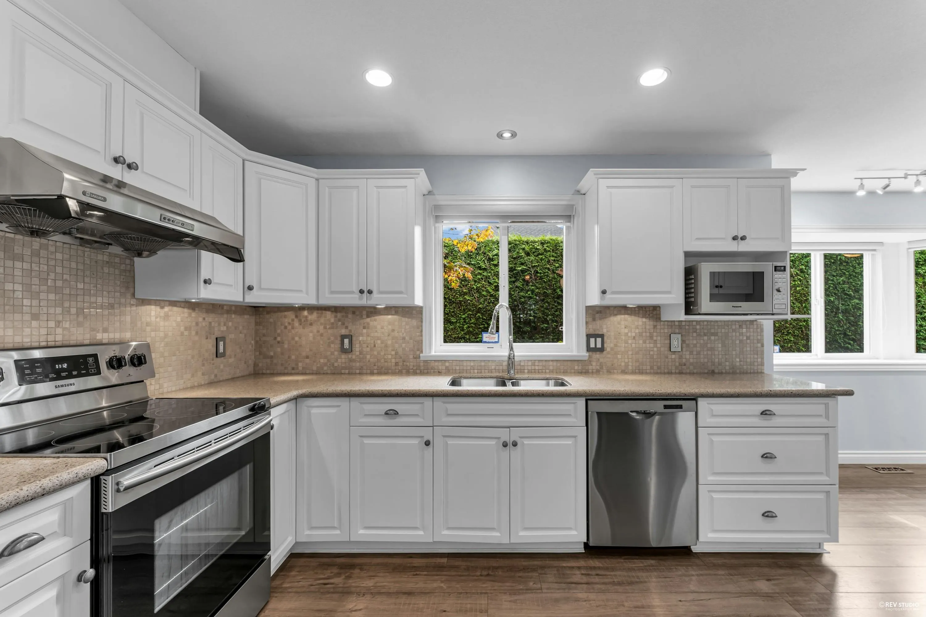 5159 Heron Bay Close