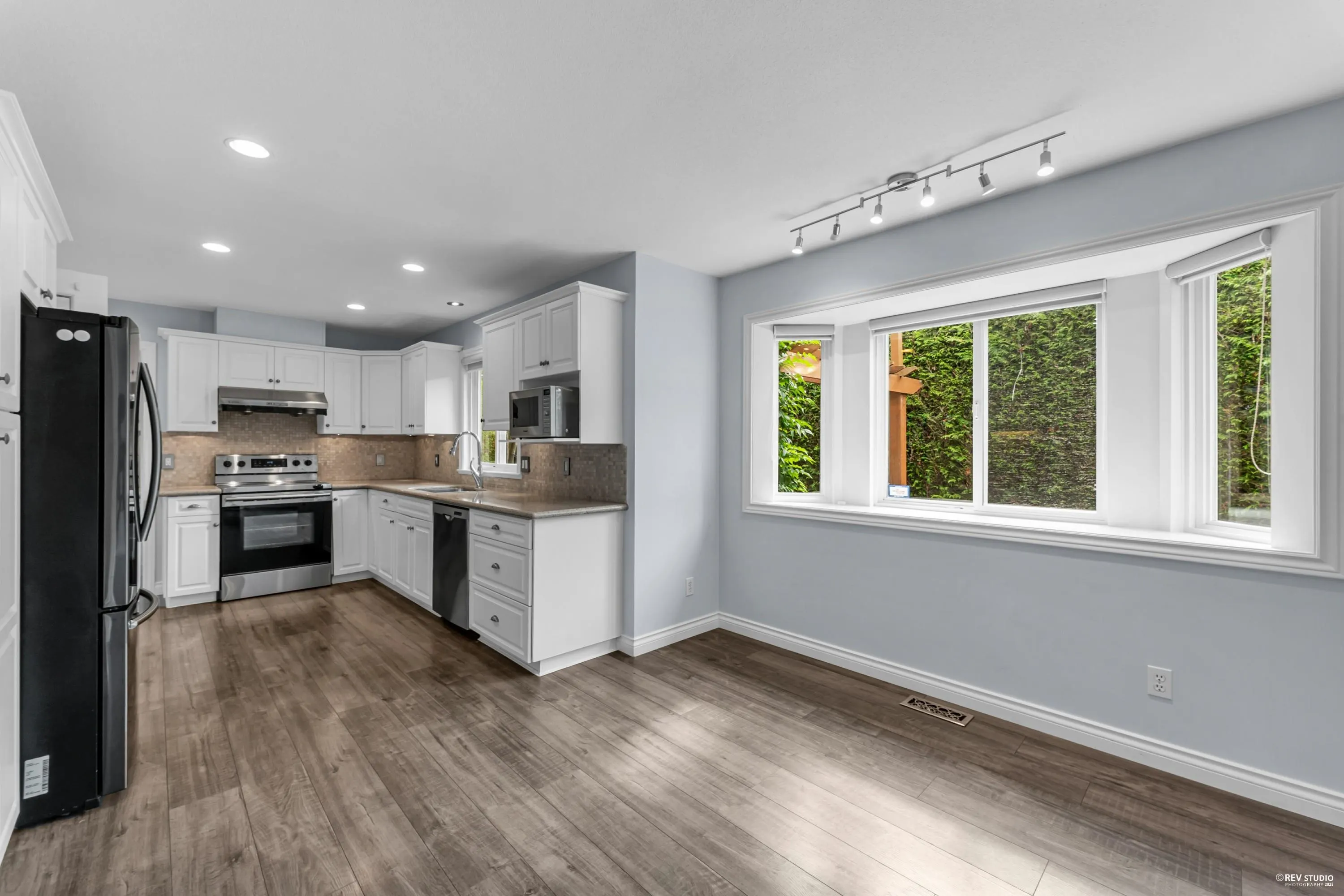 5159 Heron Bay Close