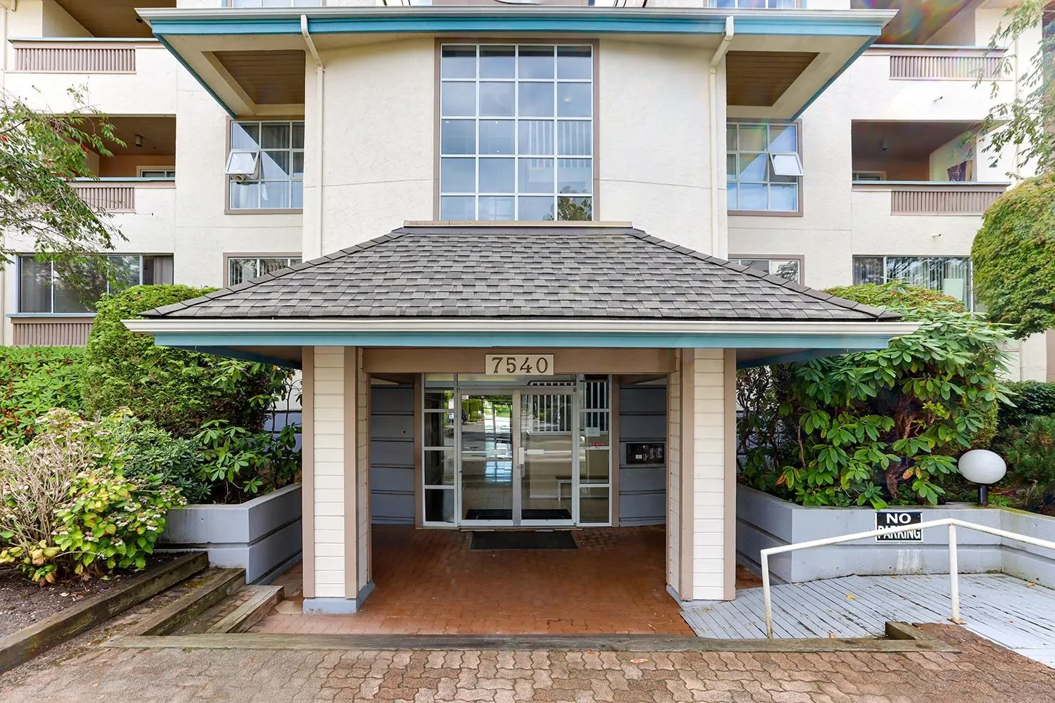 310 7540 Minoru Boulevard