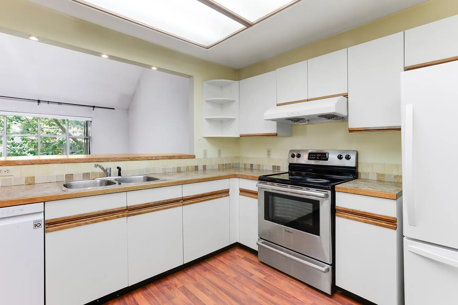 310 7540 Minoru Boulevard