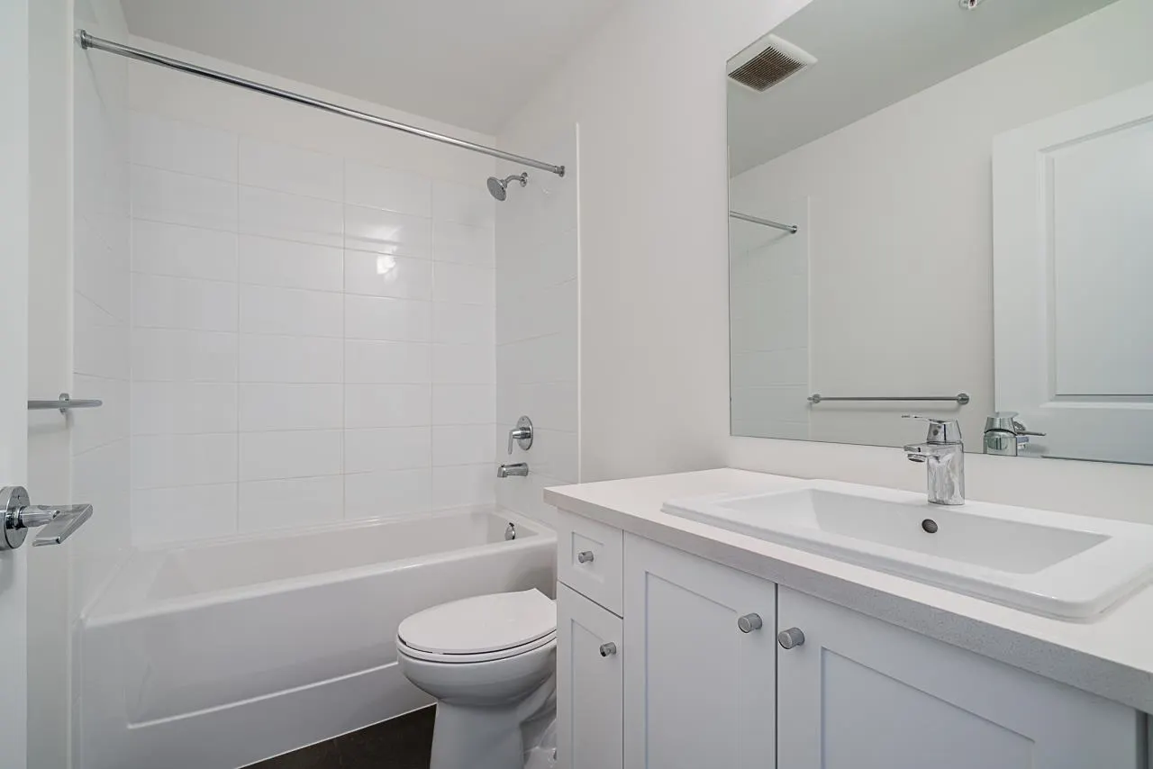 210 15825 85 Avenue