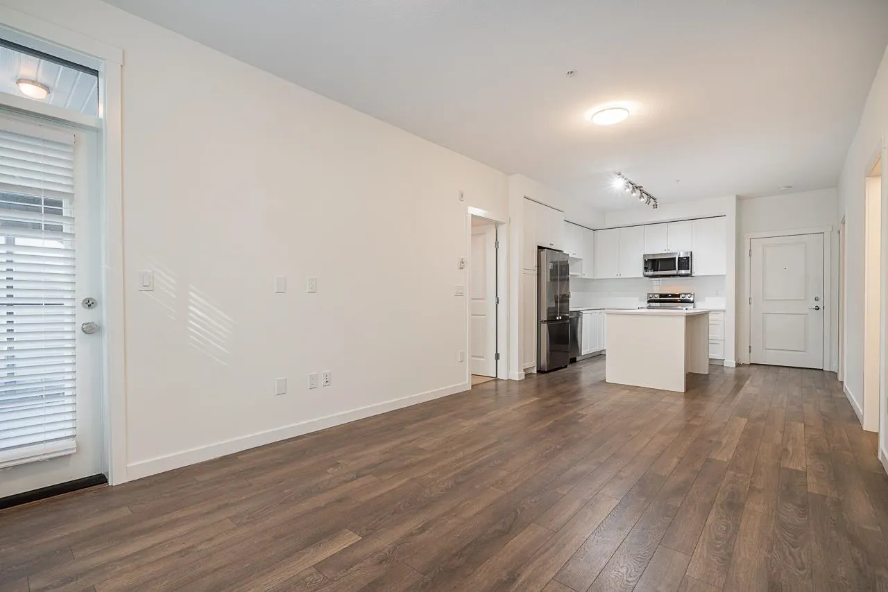210 15825 85 Avenue