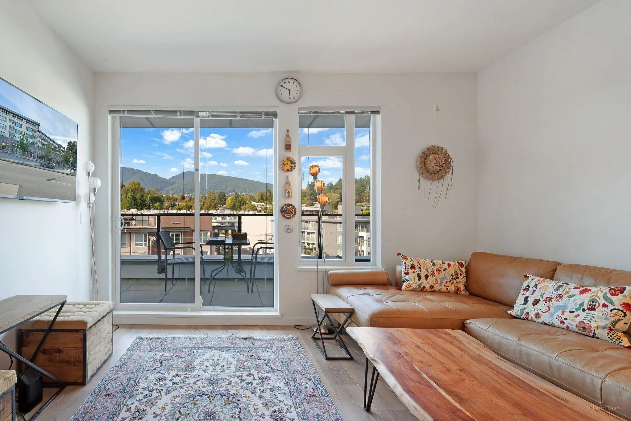 520 725 Marine Drive