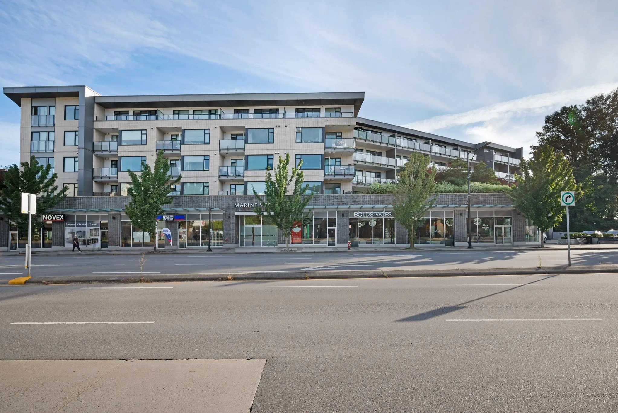 520 725 Marine Drive