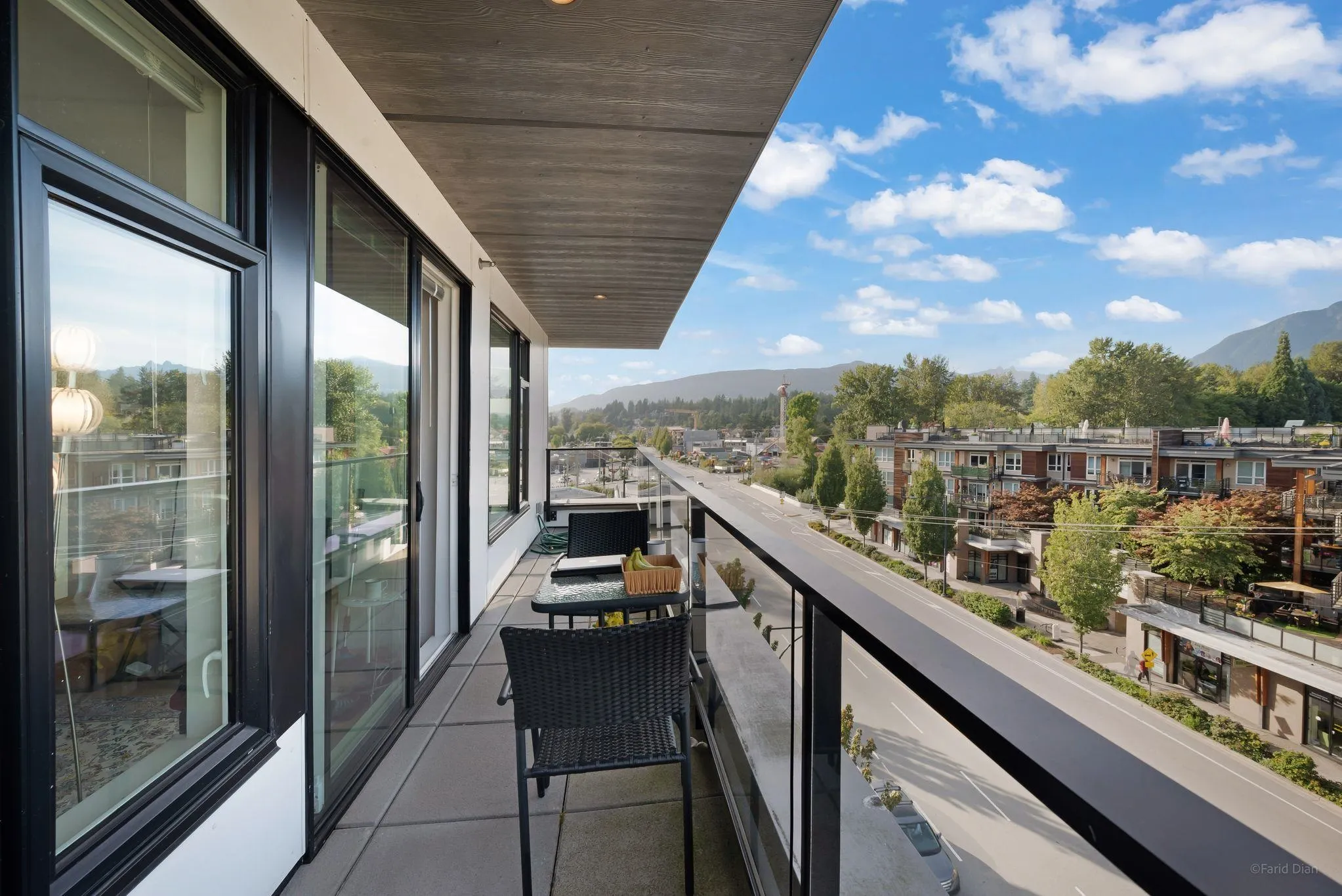 520 725 Marine Drive