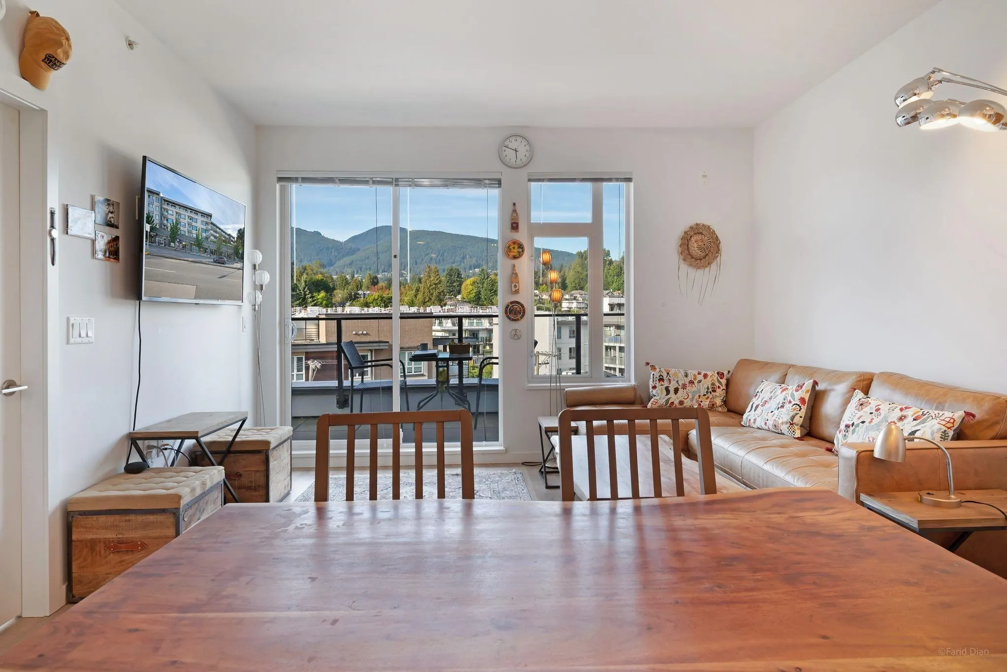 520 725 Marine Drive