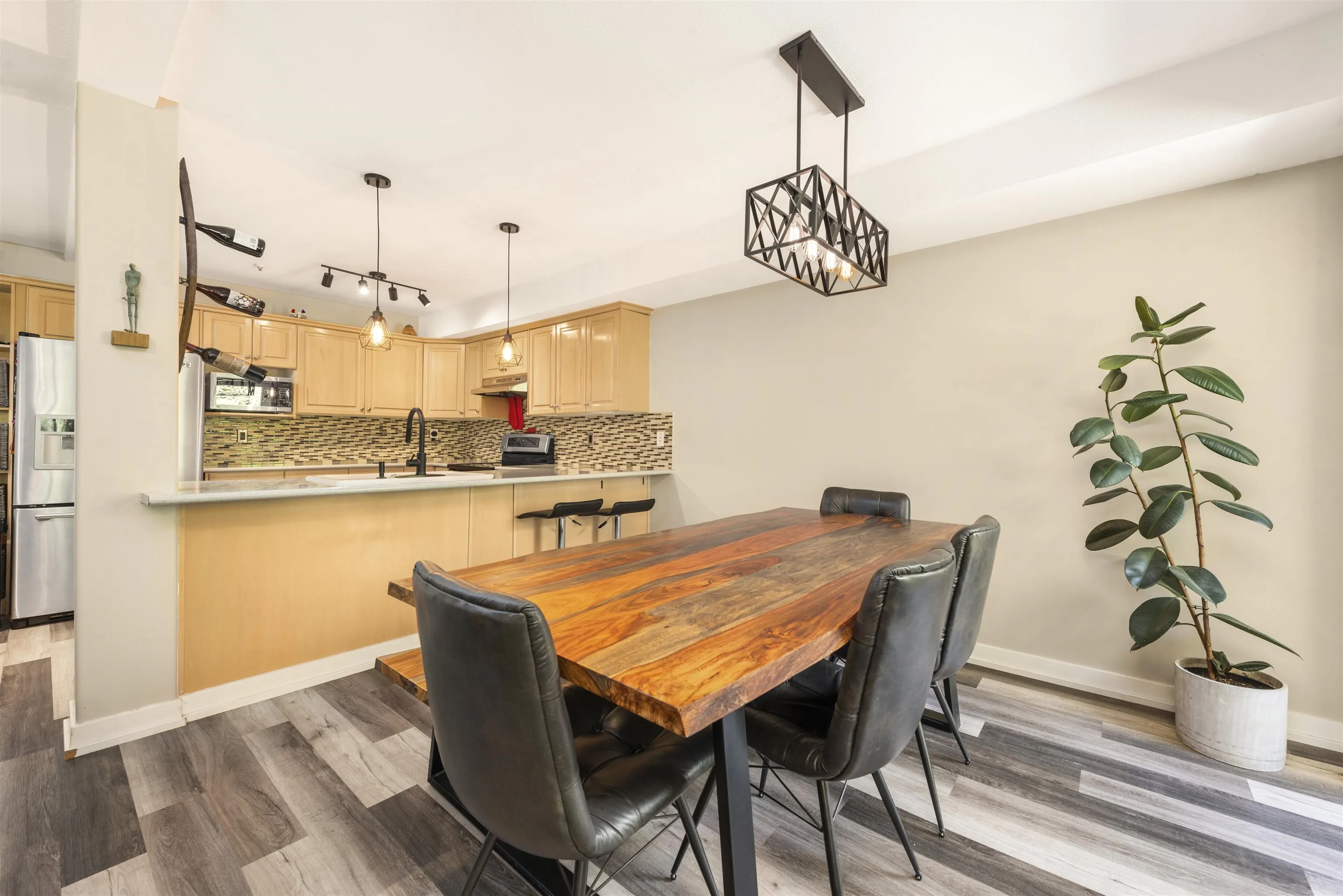 20 39754 Government Road
