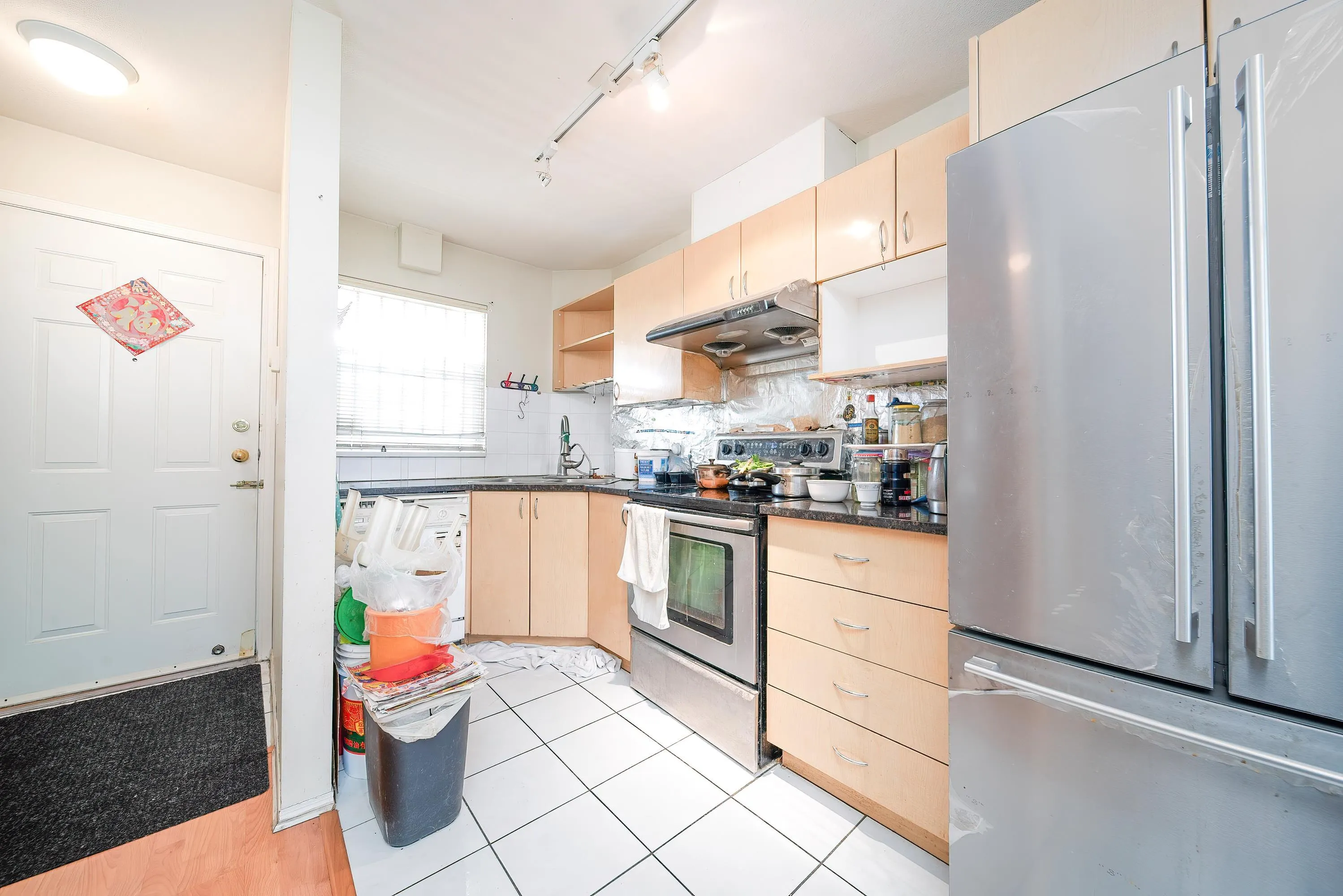 416 2238 Kingsway
