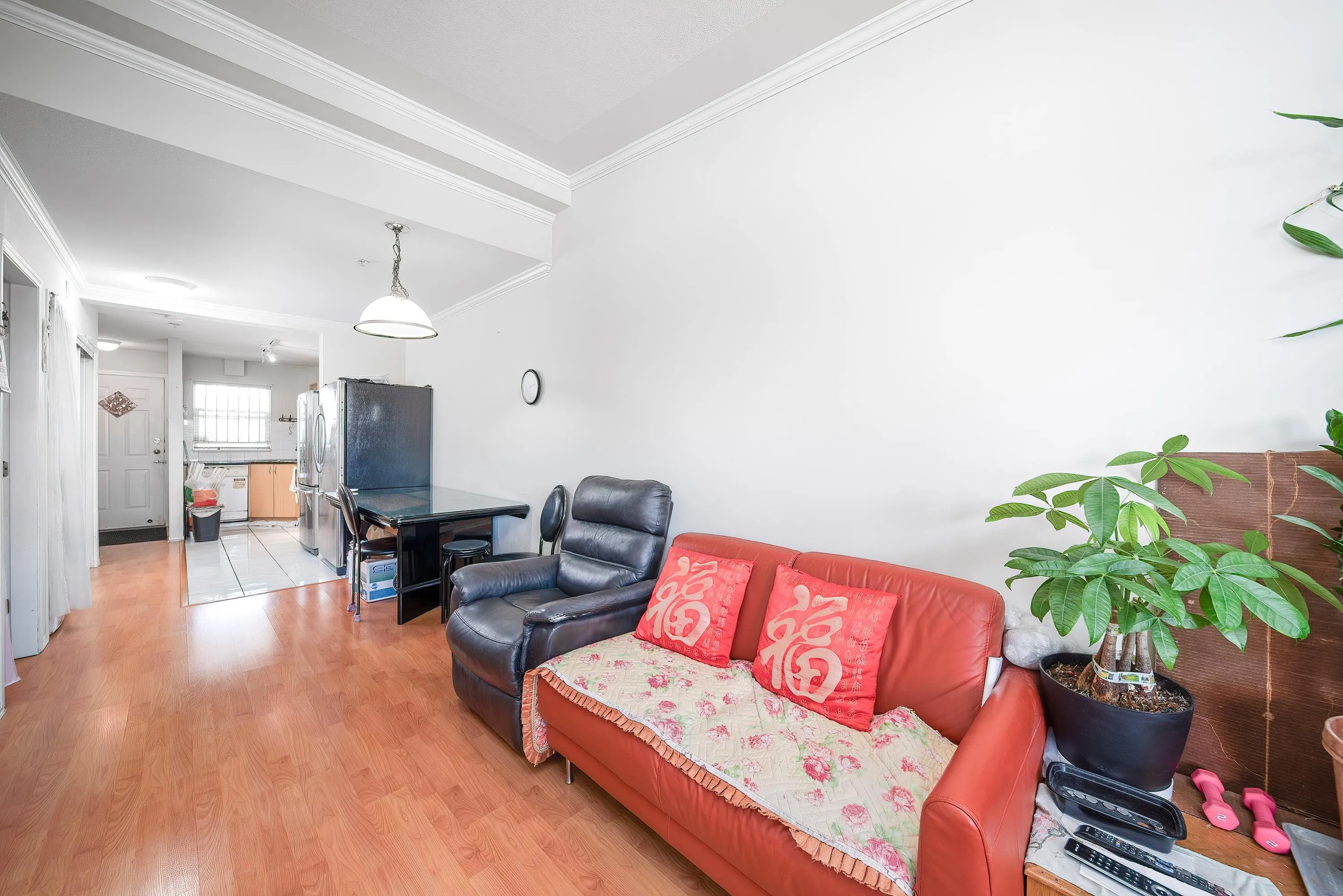 416 2238 Kingsway
