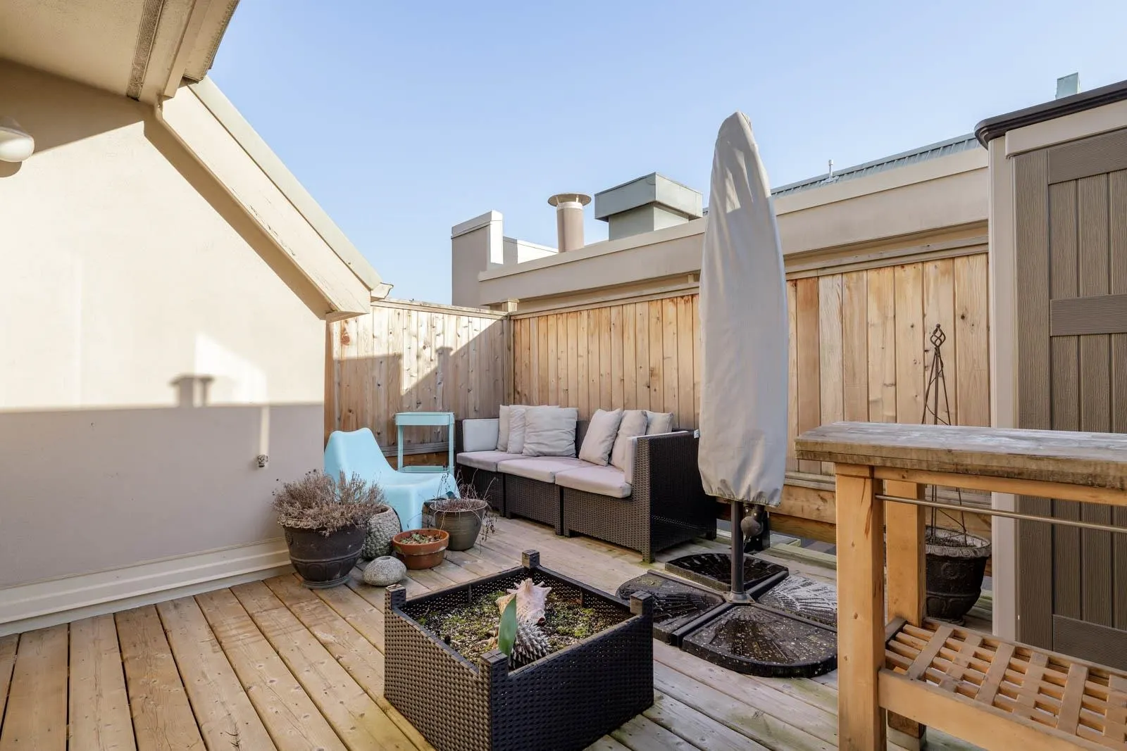 402B 1210 Quayside Drive