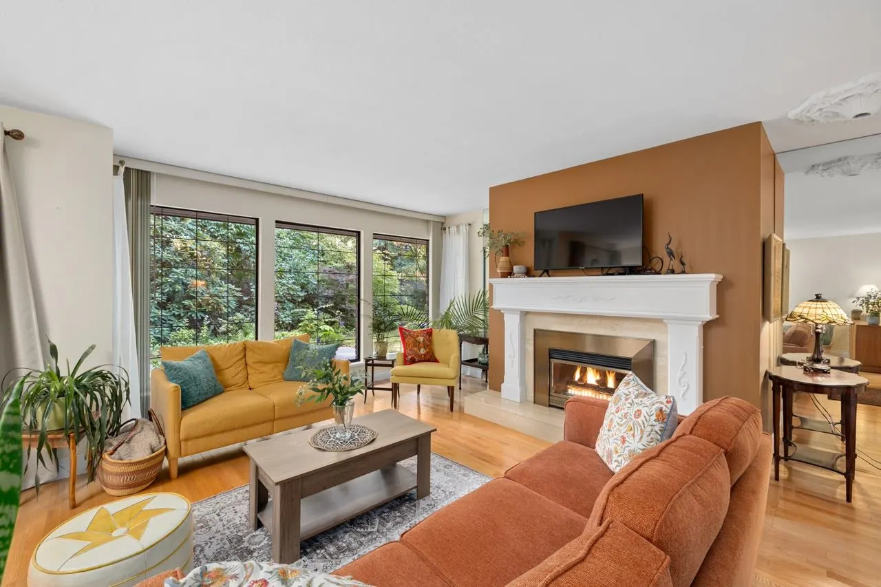 11 1725 Southmere Crescent