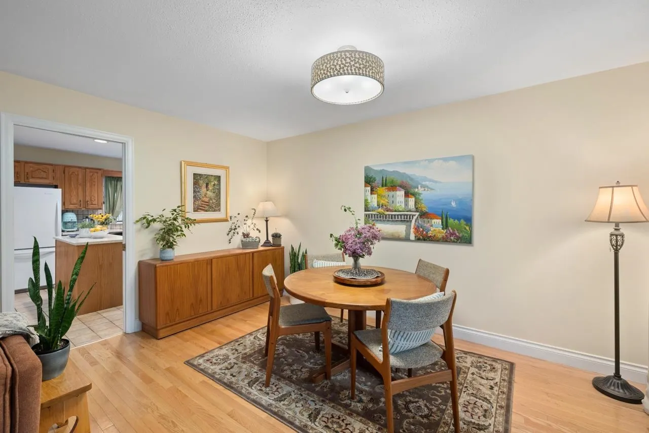 11 1725 Southmere Crescent