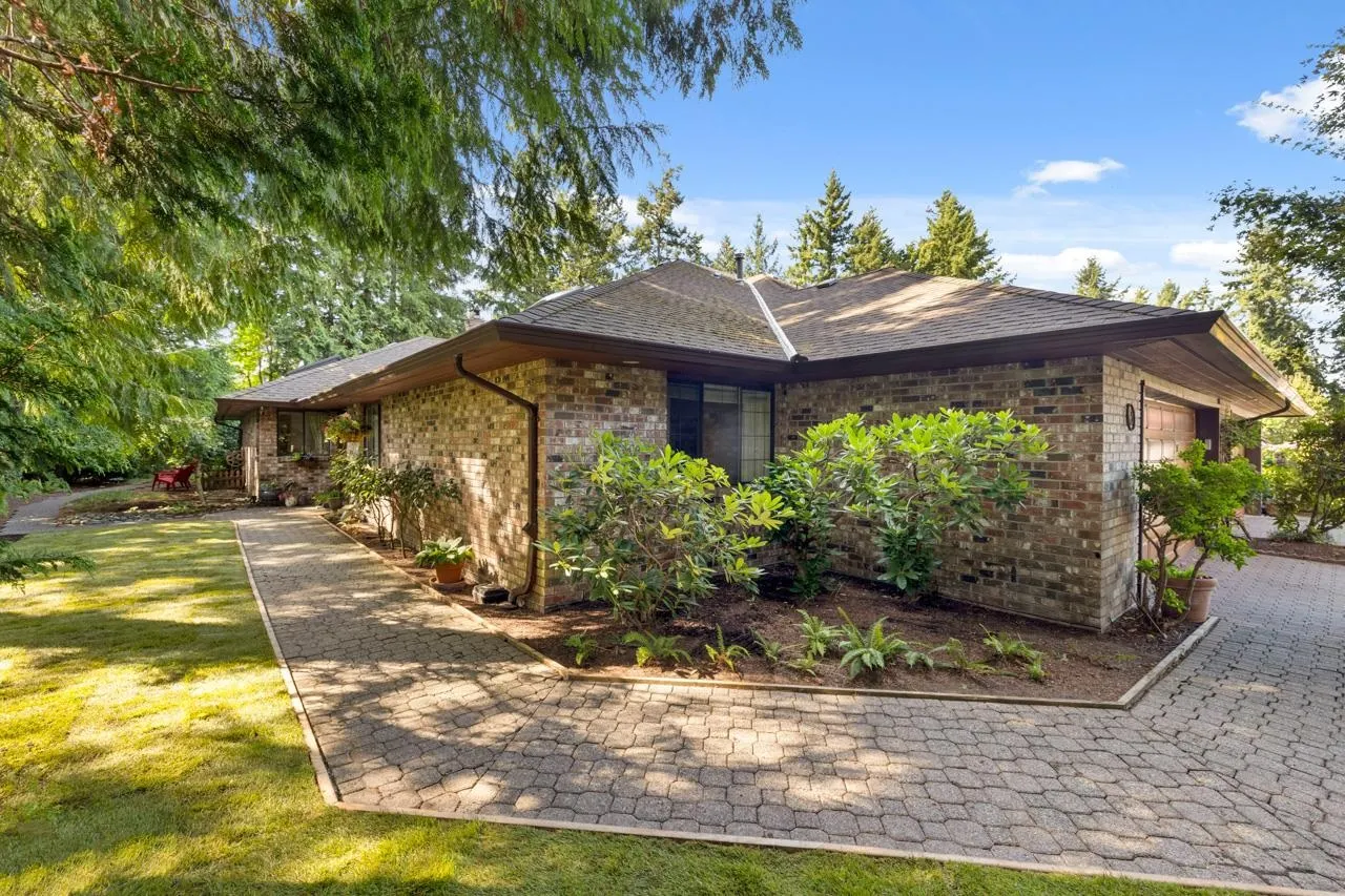 11 1725 Southmere Crescent