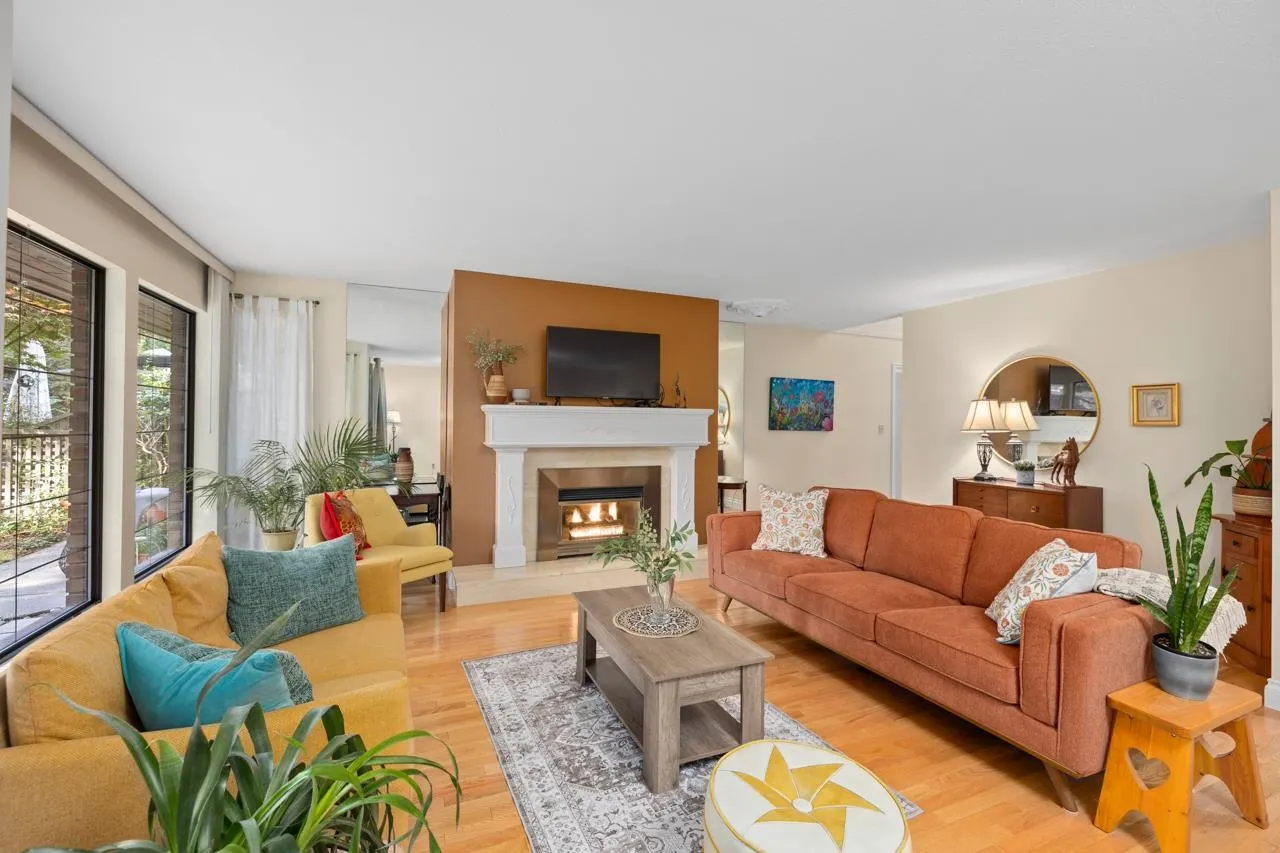 11 1725 Southmere Crescent