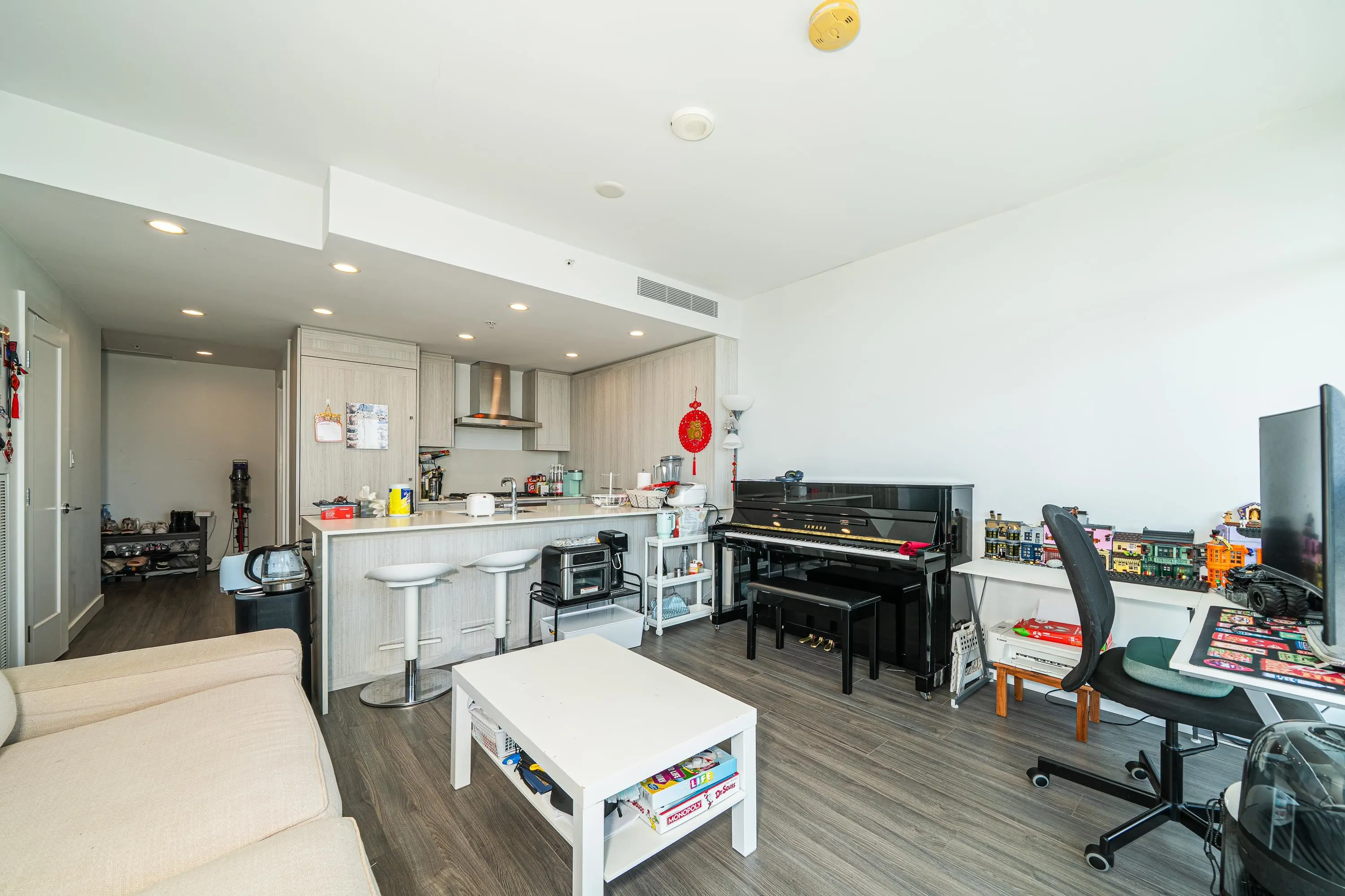 1702 2311 Beta Avenue