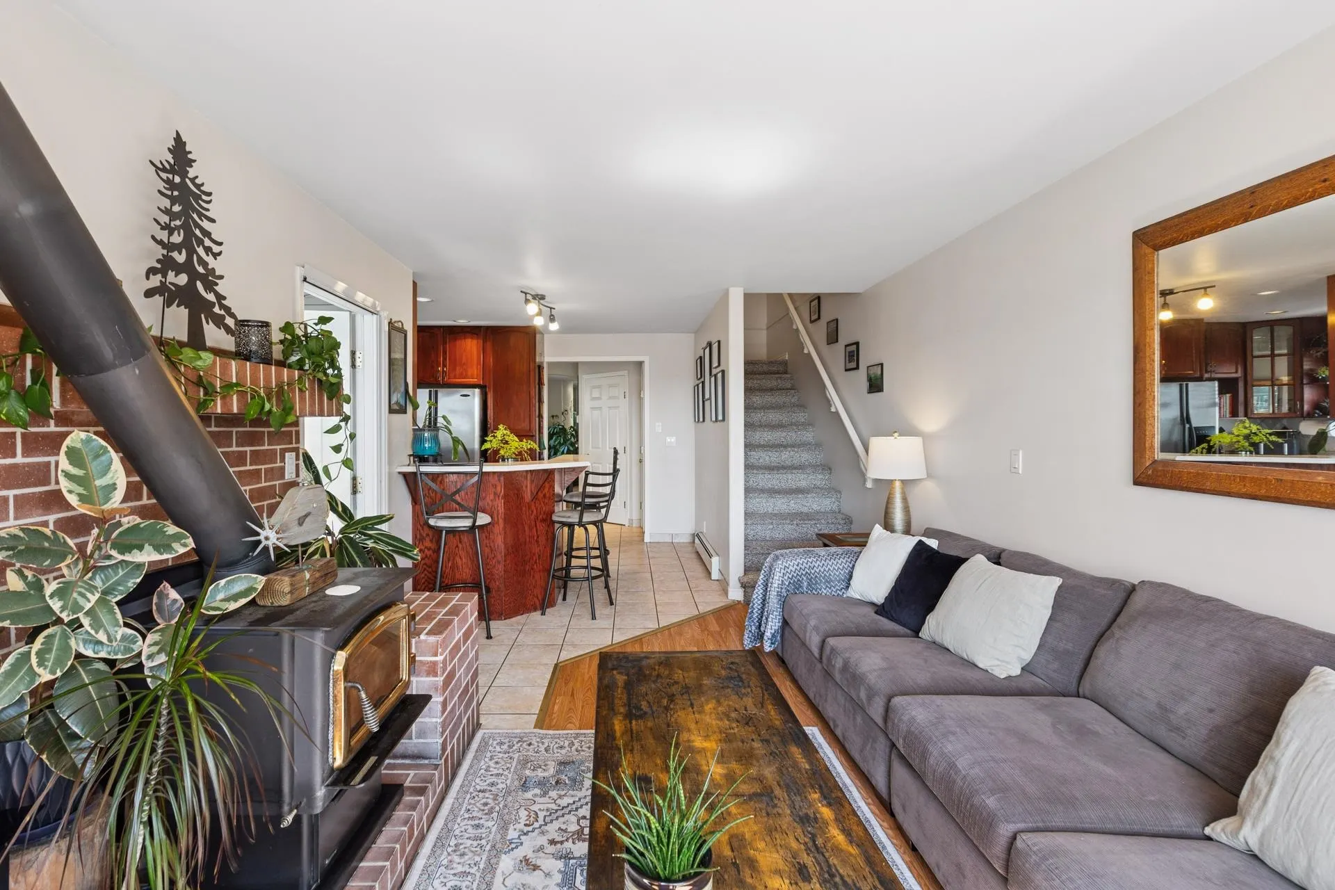 407 E 1st Street