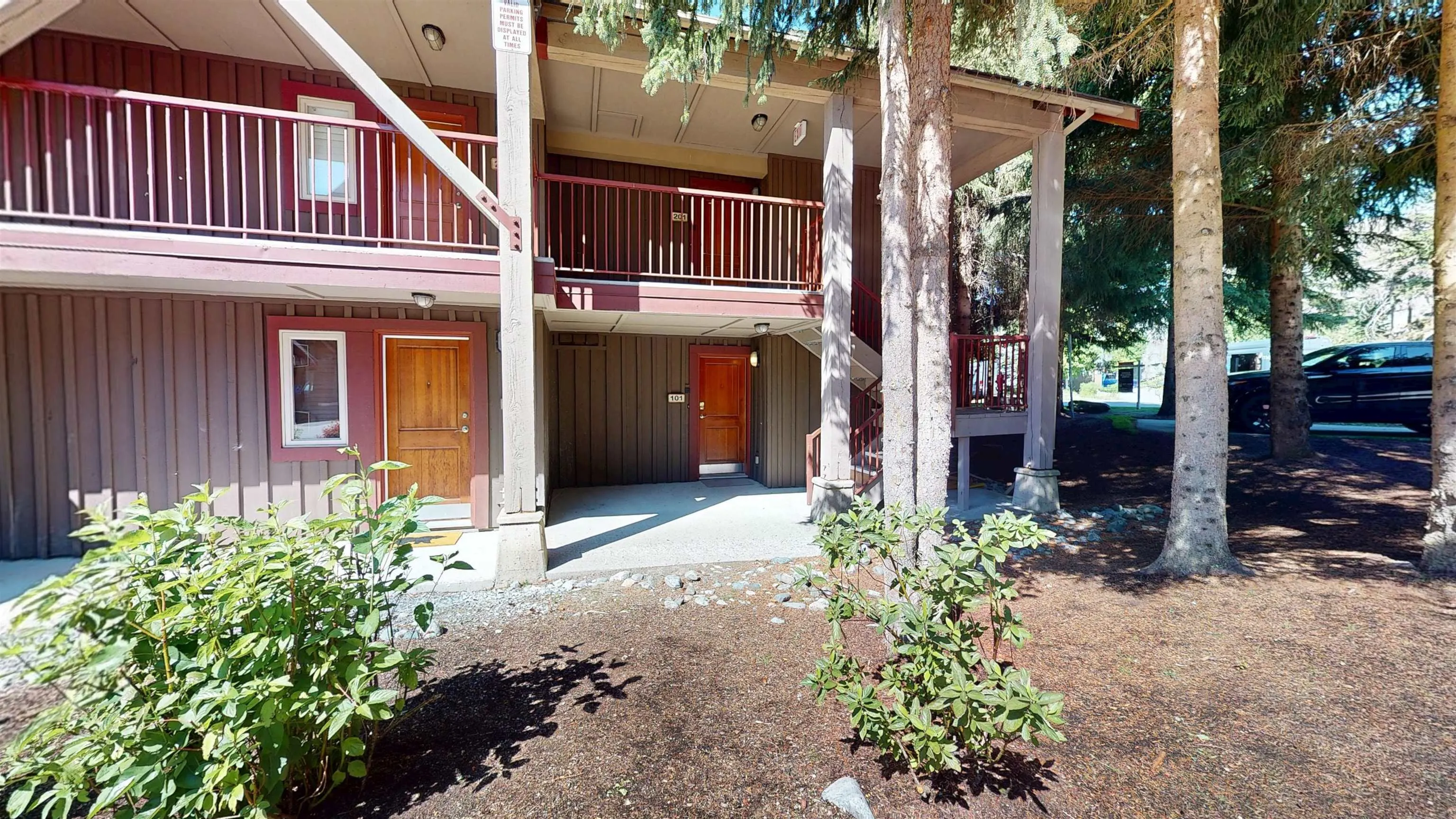 101 3070 Hillcrest Drive